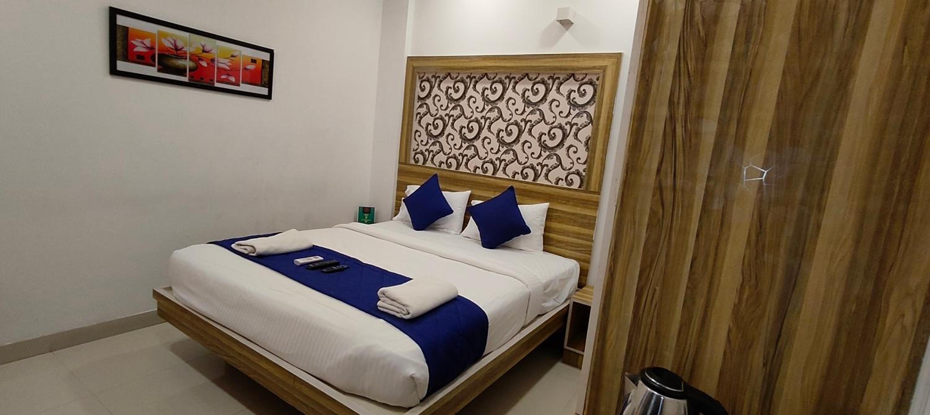 Deluxe Room - Photo 3