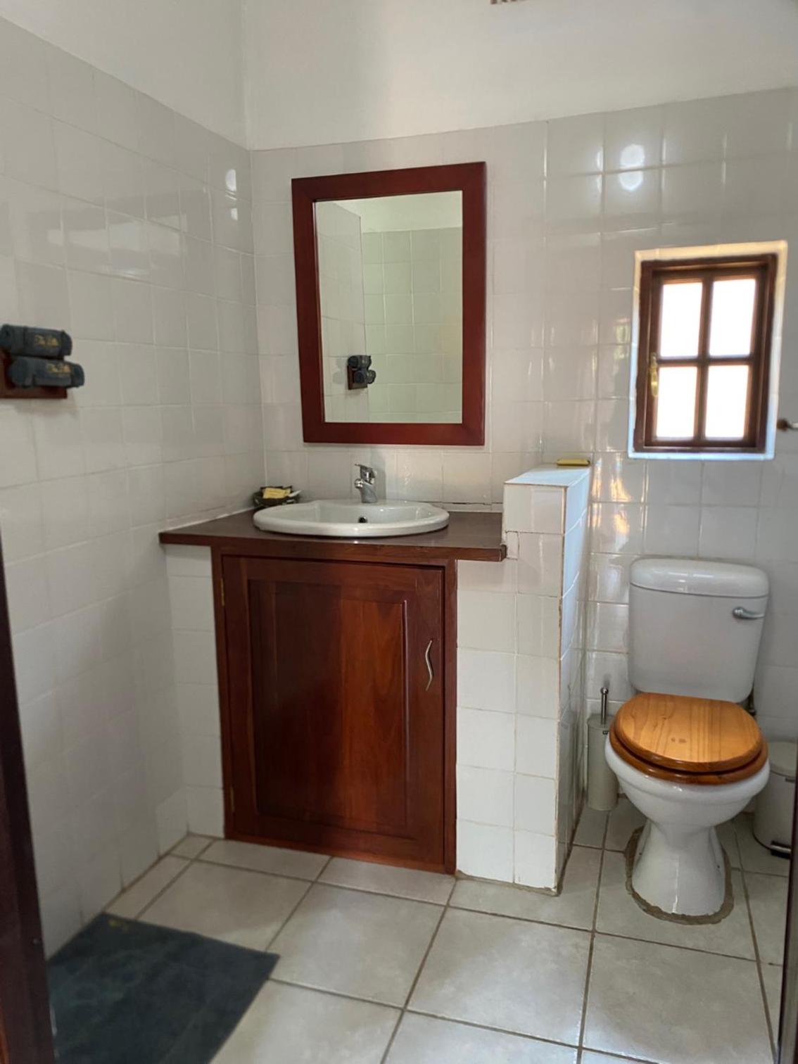 Standard Double or Twin Room - Photo 11