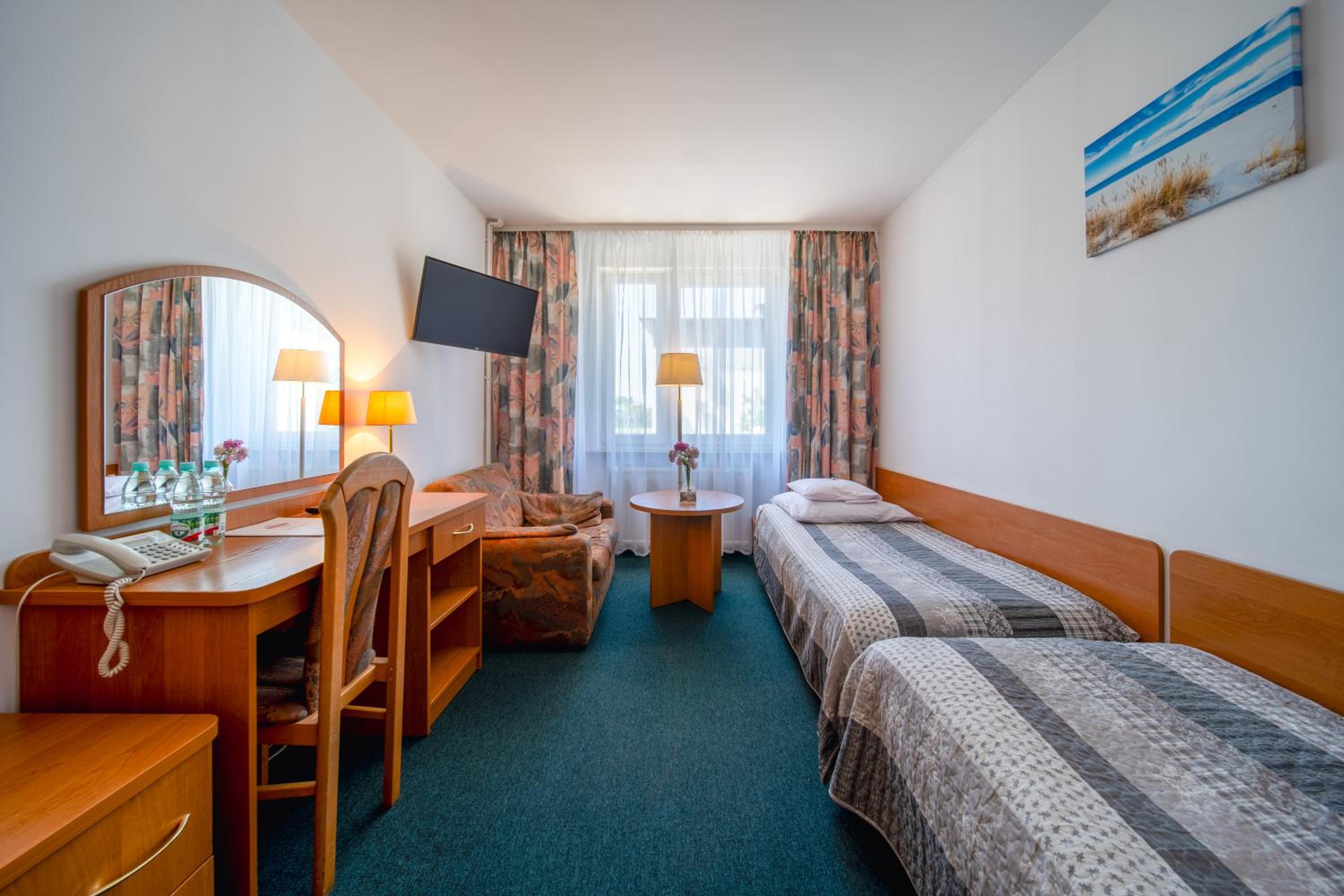 Standard Twin Room - Photo 1