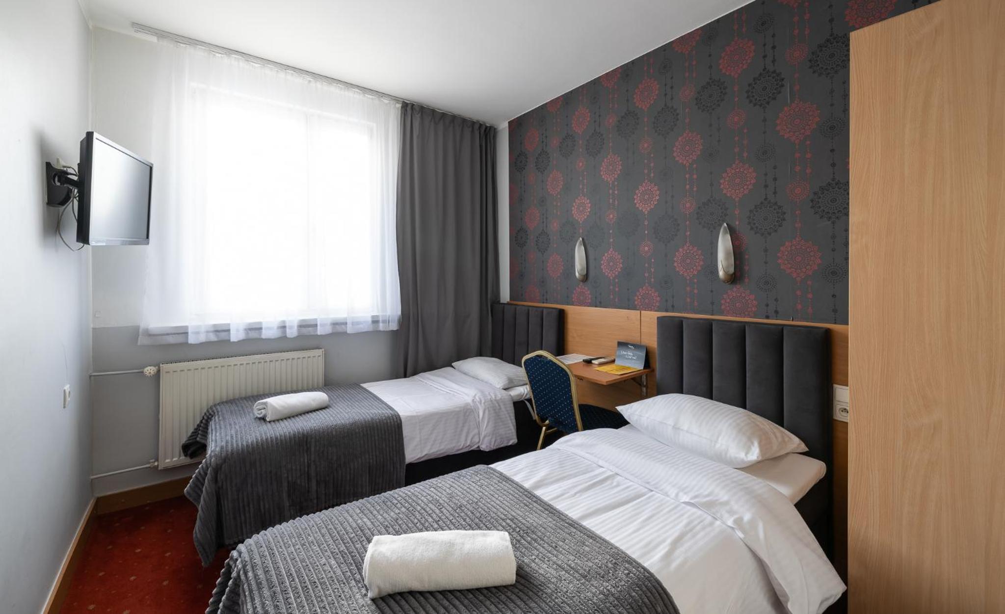 Twin Room - Photo 1
