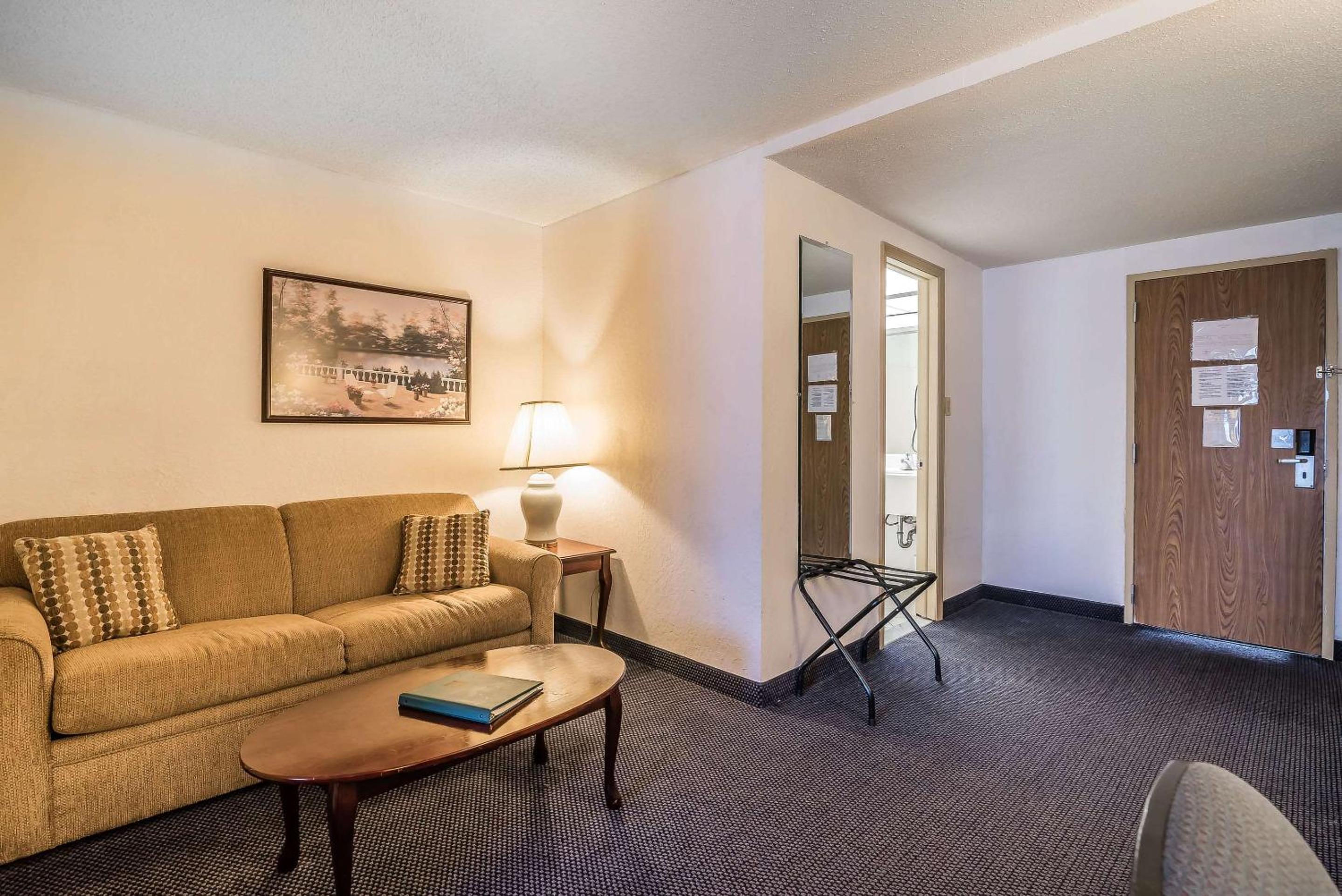 Business King Suite - Non-Smoking photo 3