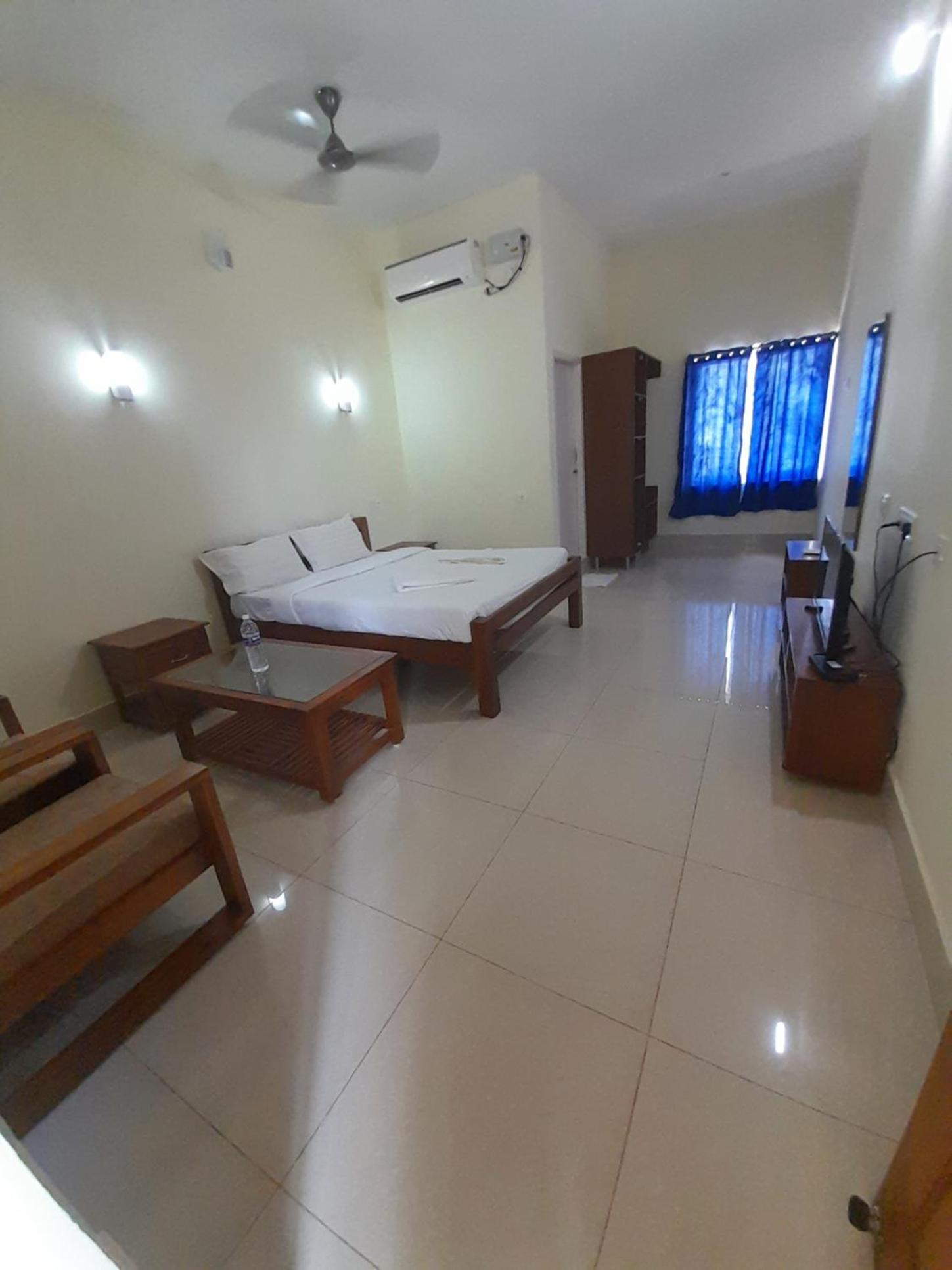 Standard King Room - Photo 2