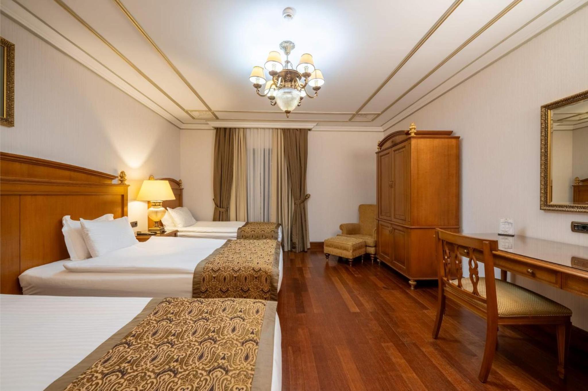 Superior Triple Room photo 2
