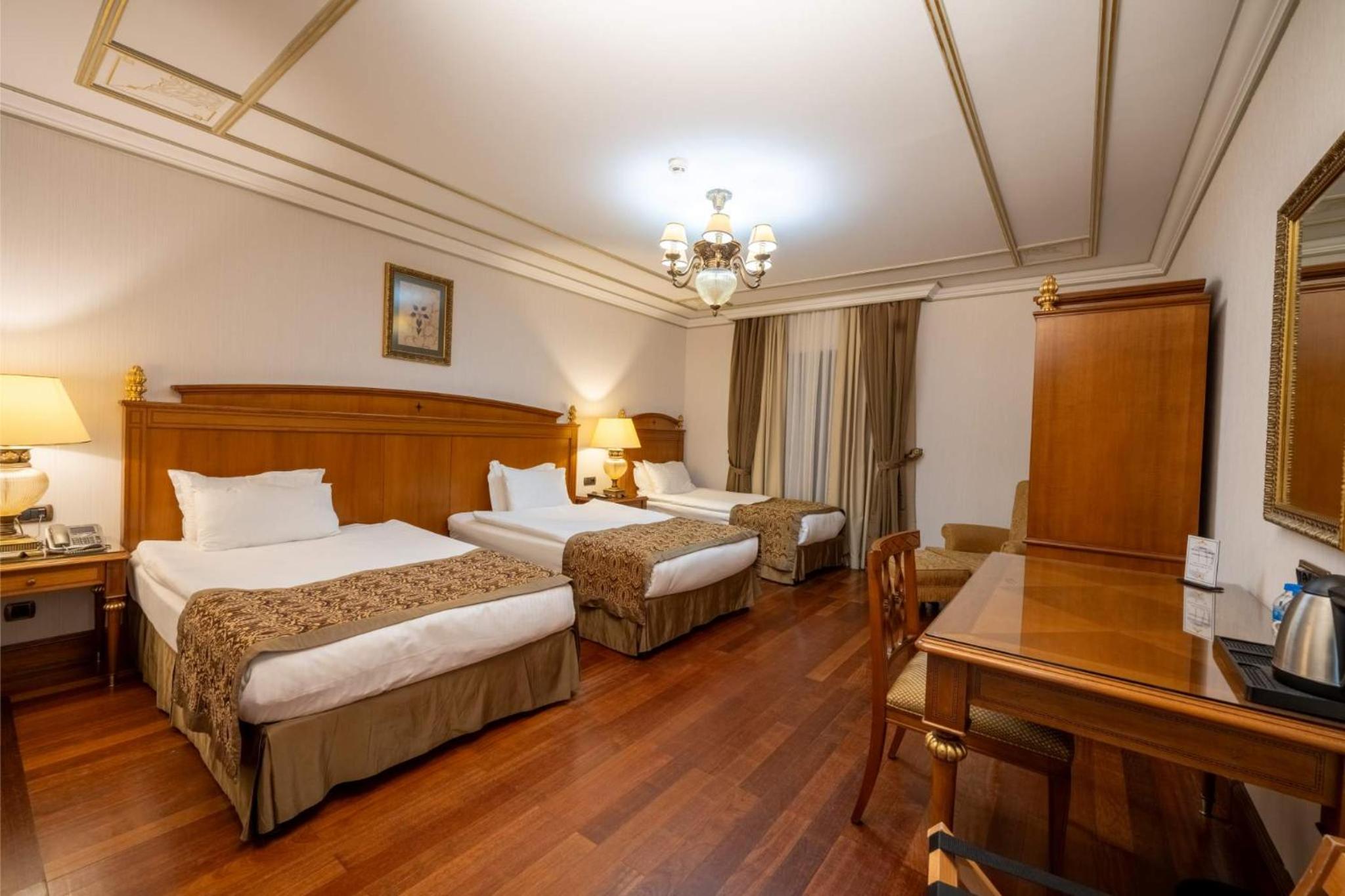 Superior Triple Room photo 3