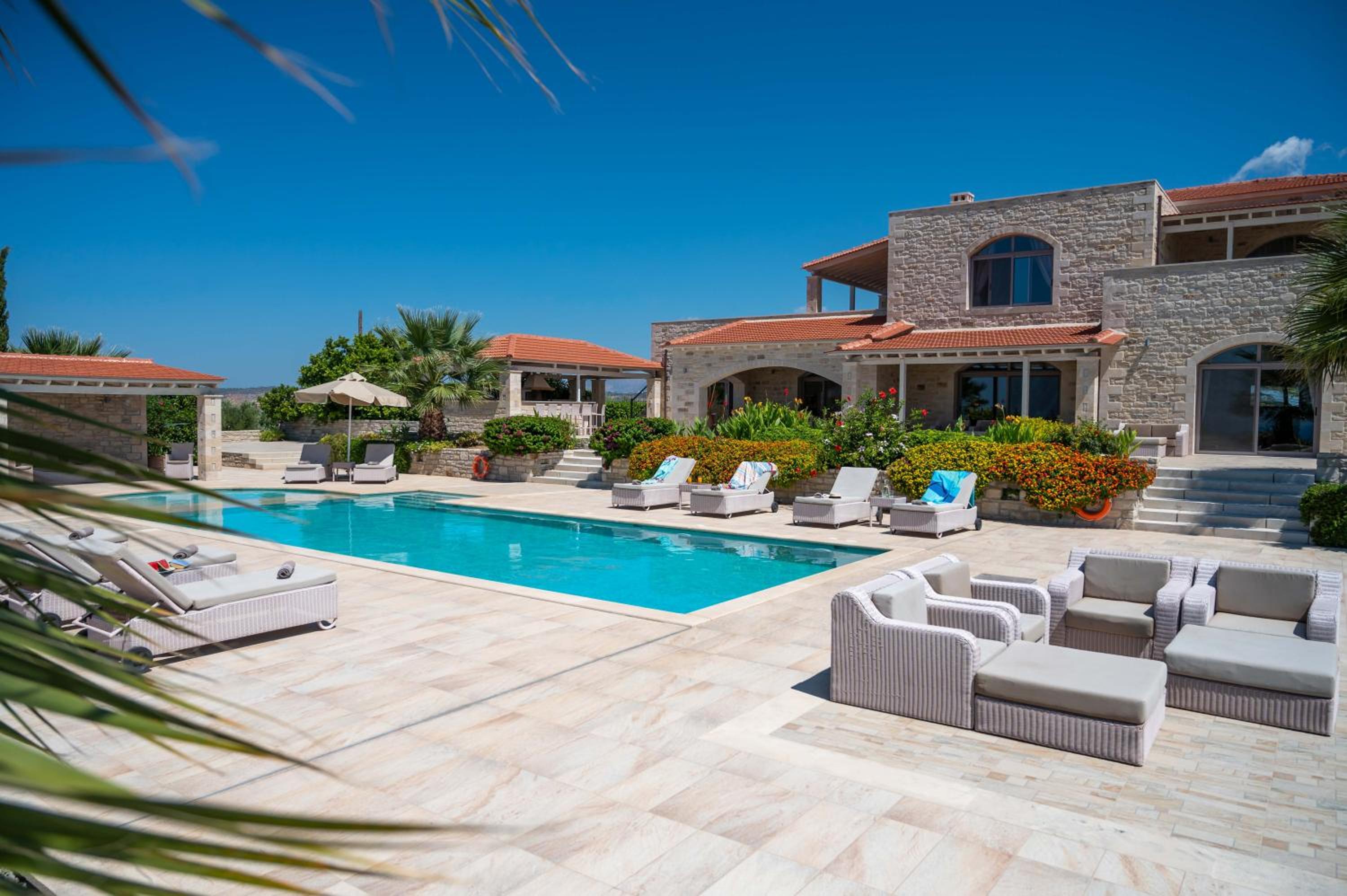 Three-Bedroom Villa photo 2