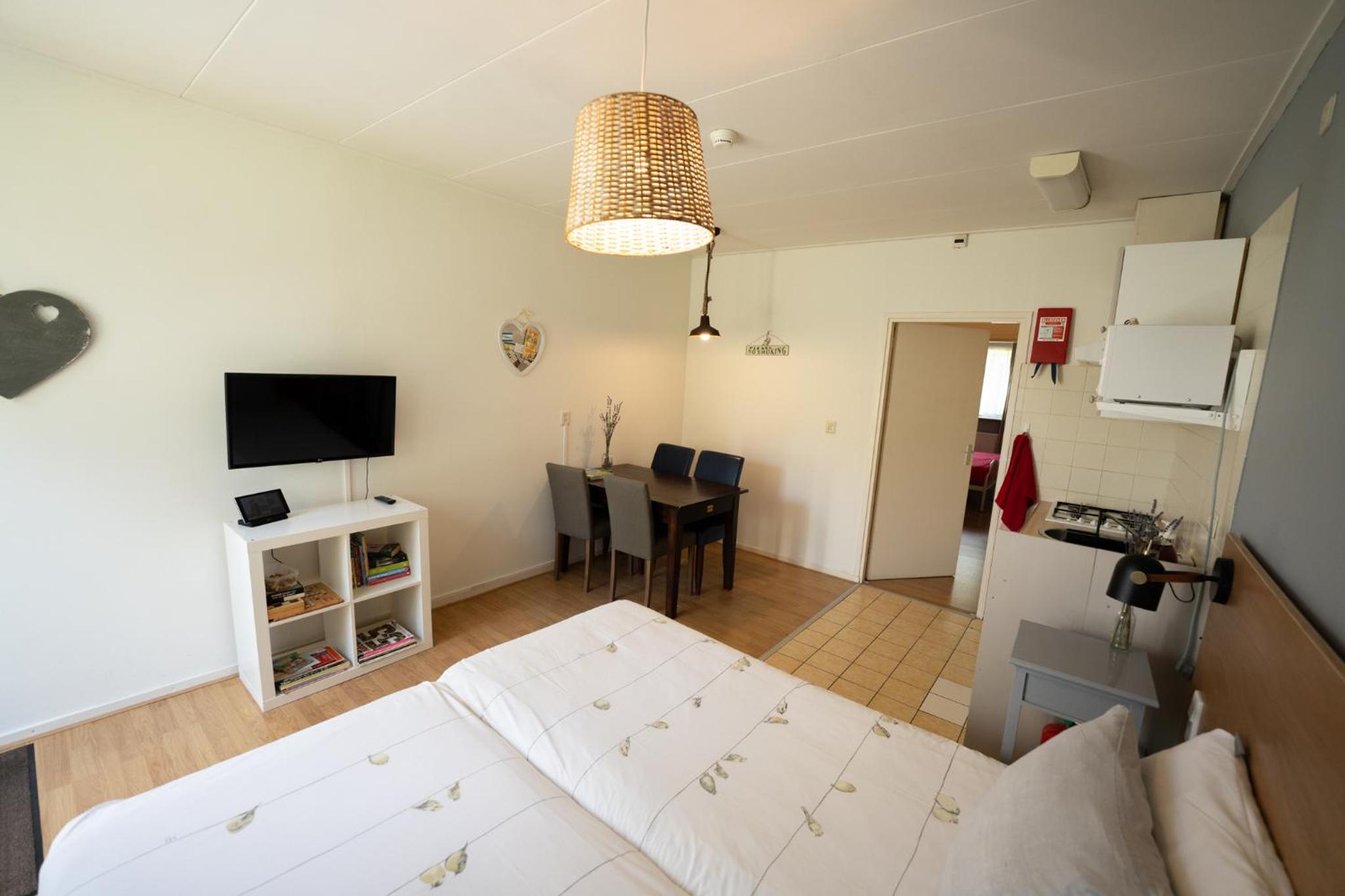 Family Room (2 Adults + 2 Children)