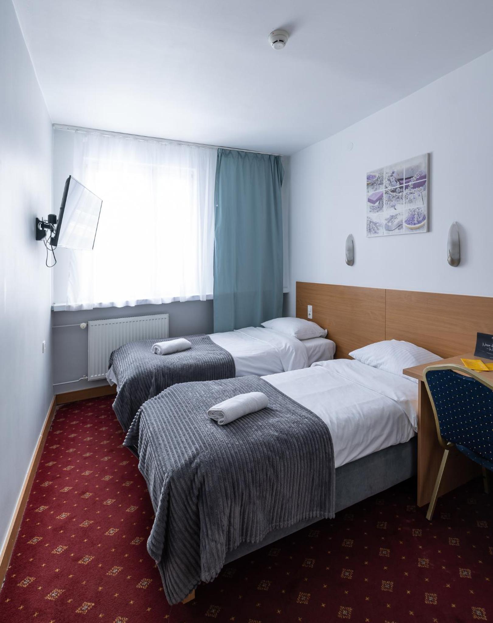 Twin Room - Photo 6