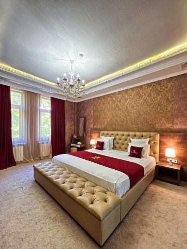 King Suite with Balcony photo 1