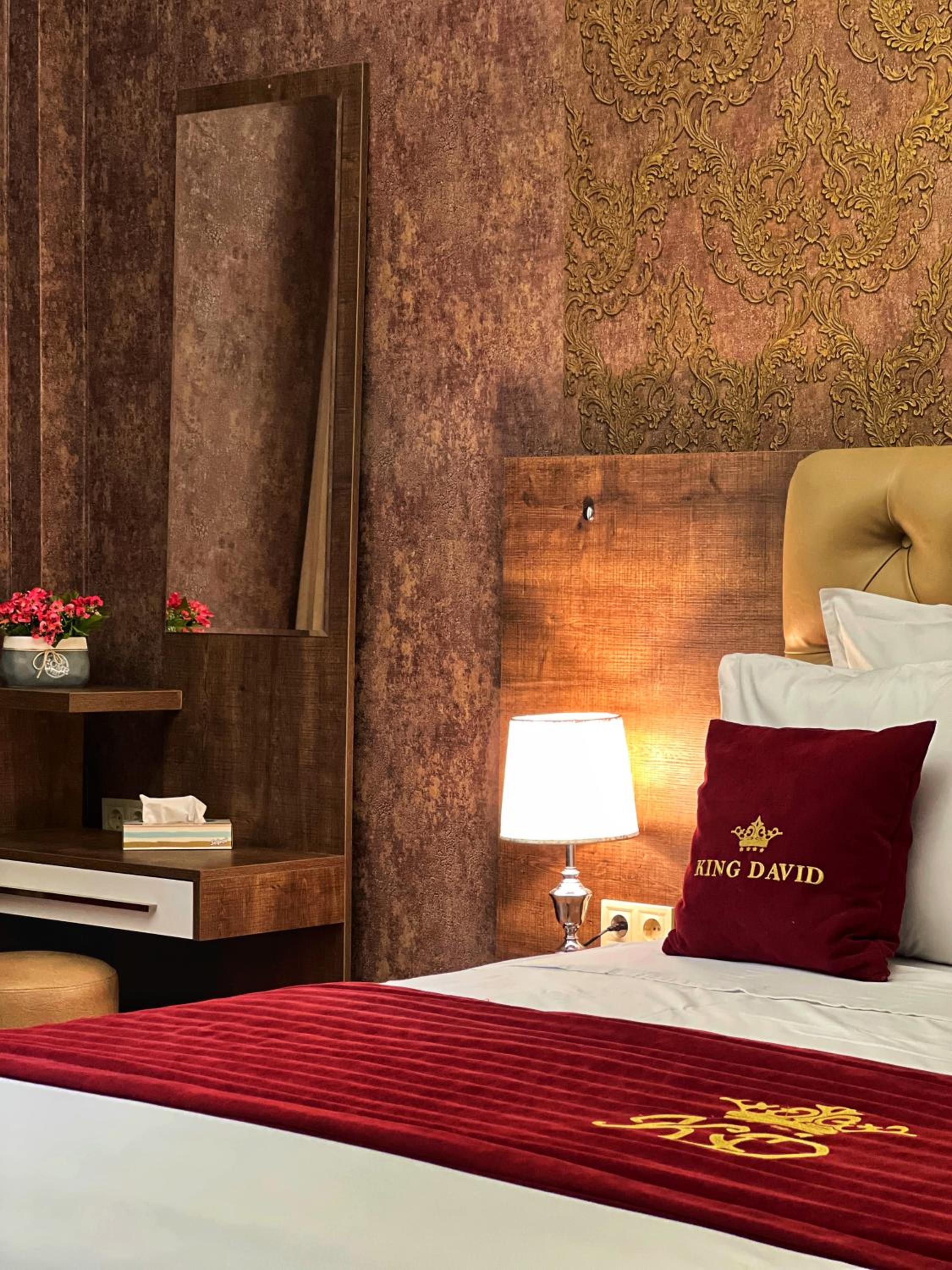 King Suite with Balcony photo 2