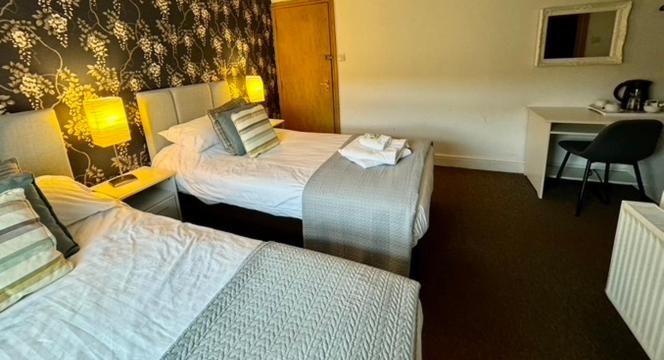 Double or Twin Room photo 3