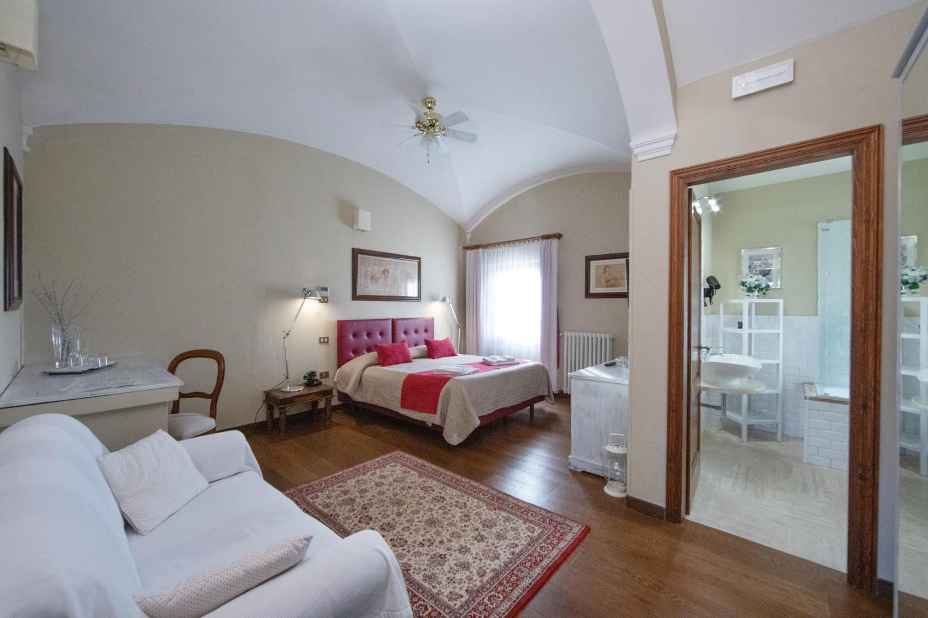Suite photo 1