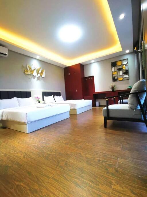 Three-Bedroom House photo 2