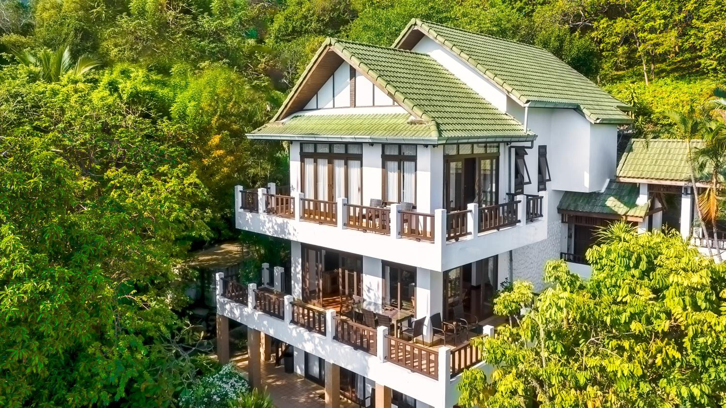 Three-Bedroom Villa photo 3
