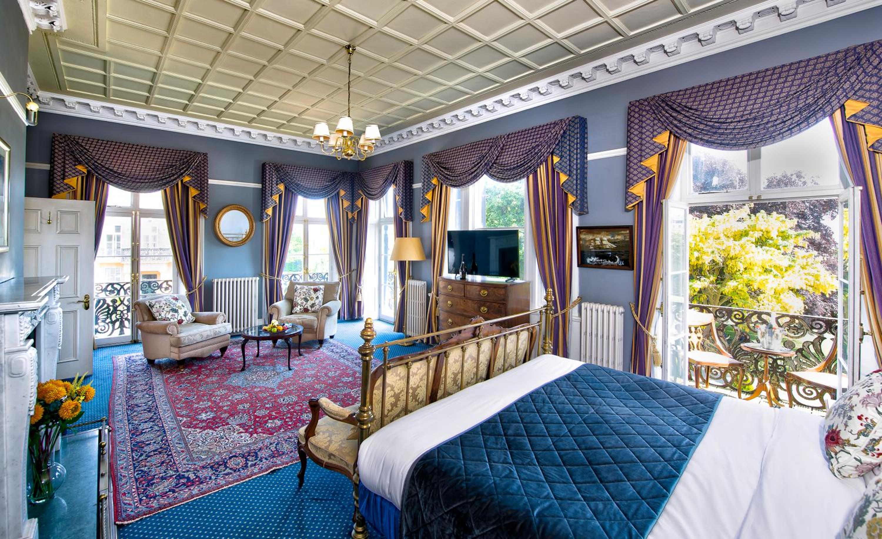 Junior Suite with Balcony