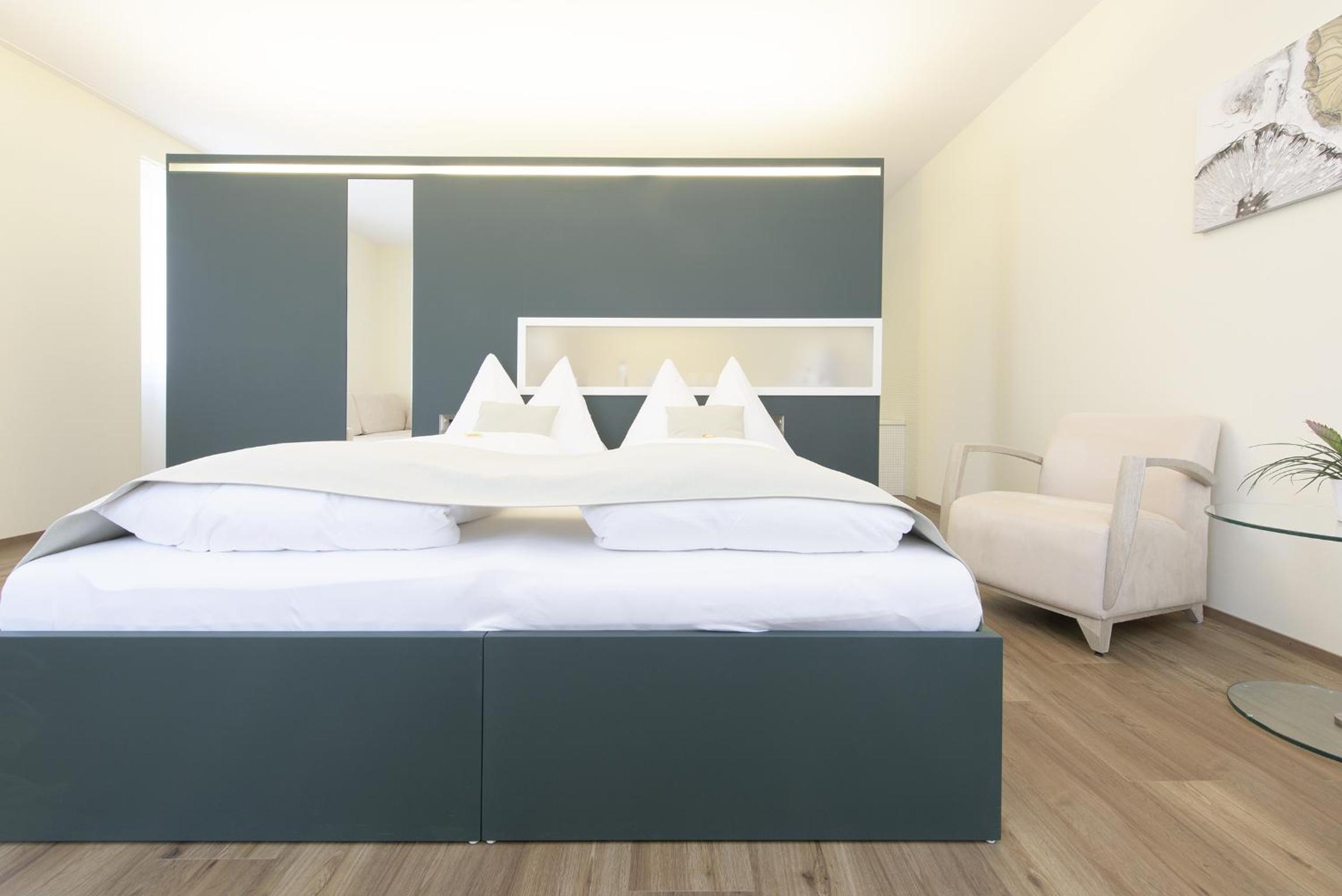 Standard Double Room - Photo 16