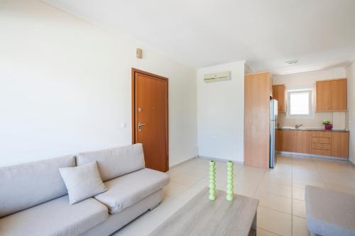 Two-Bedroom Apartment - Photo 30