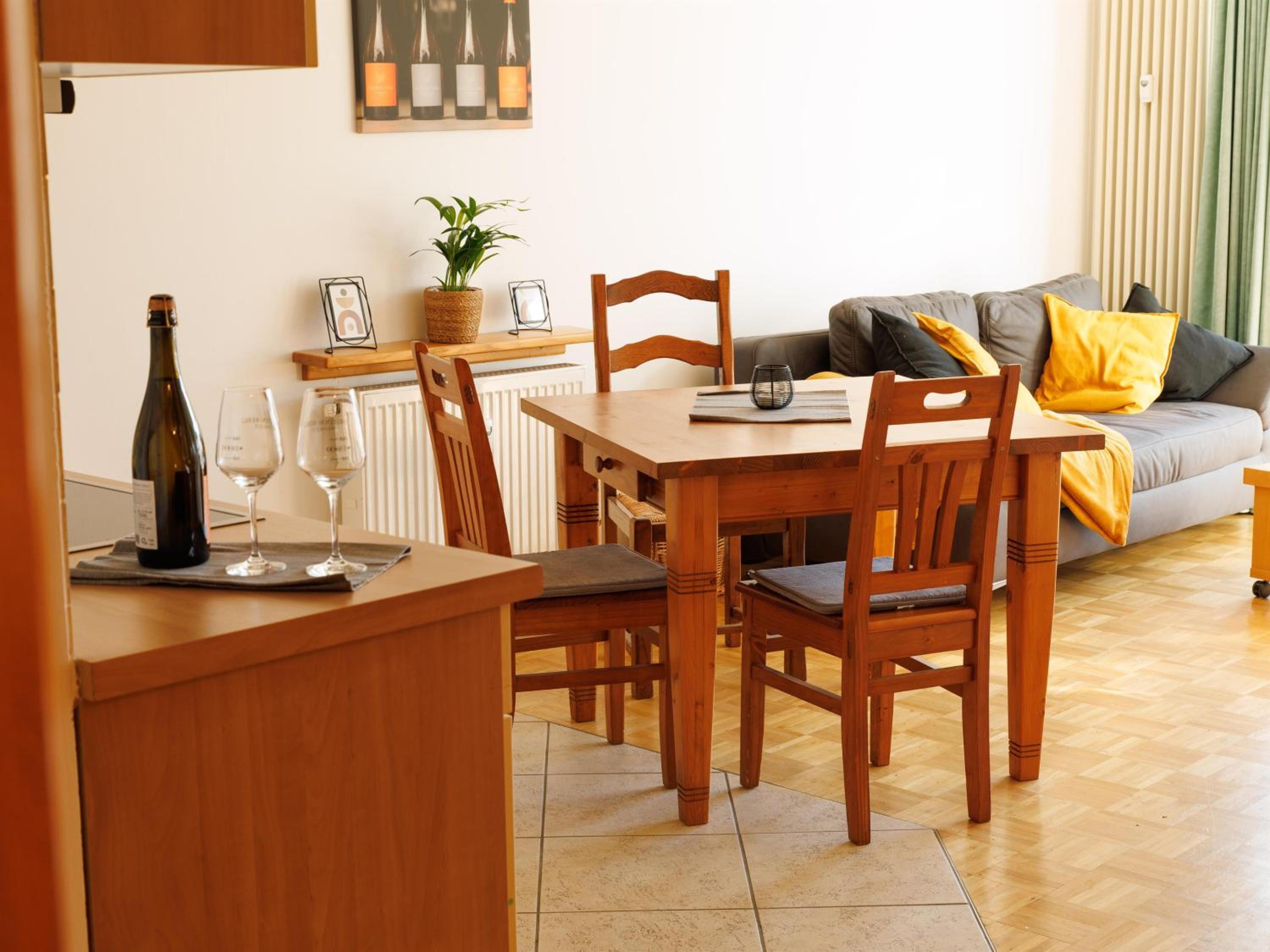 One-Bedroom Apartment with Bathroom photo 2