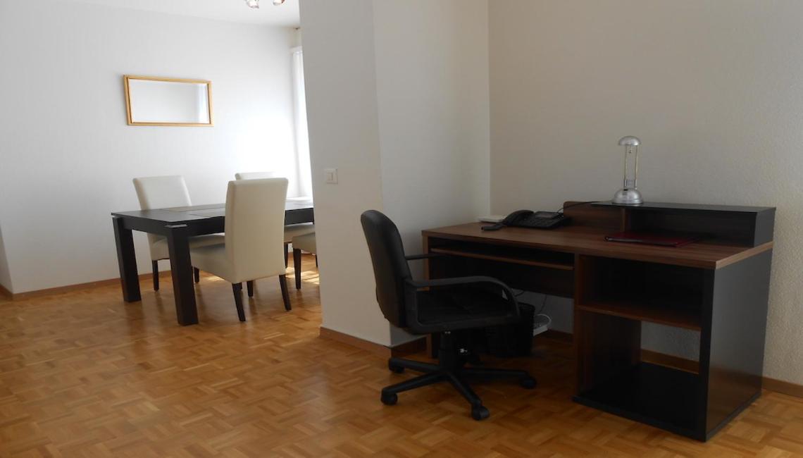 One-Bedroom Apartment photo 2