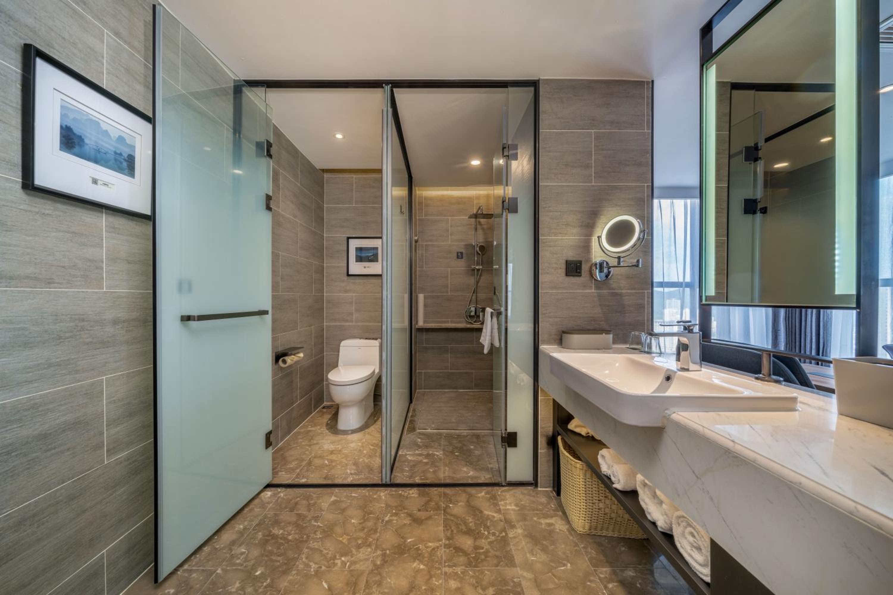 Atour Suite