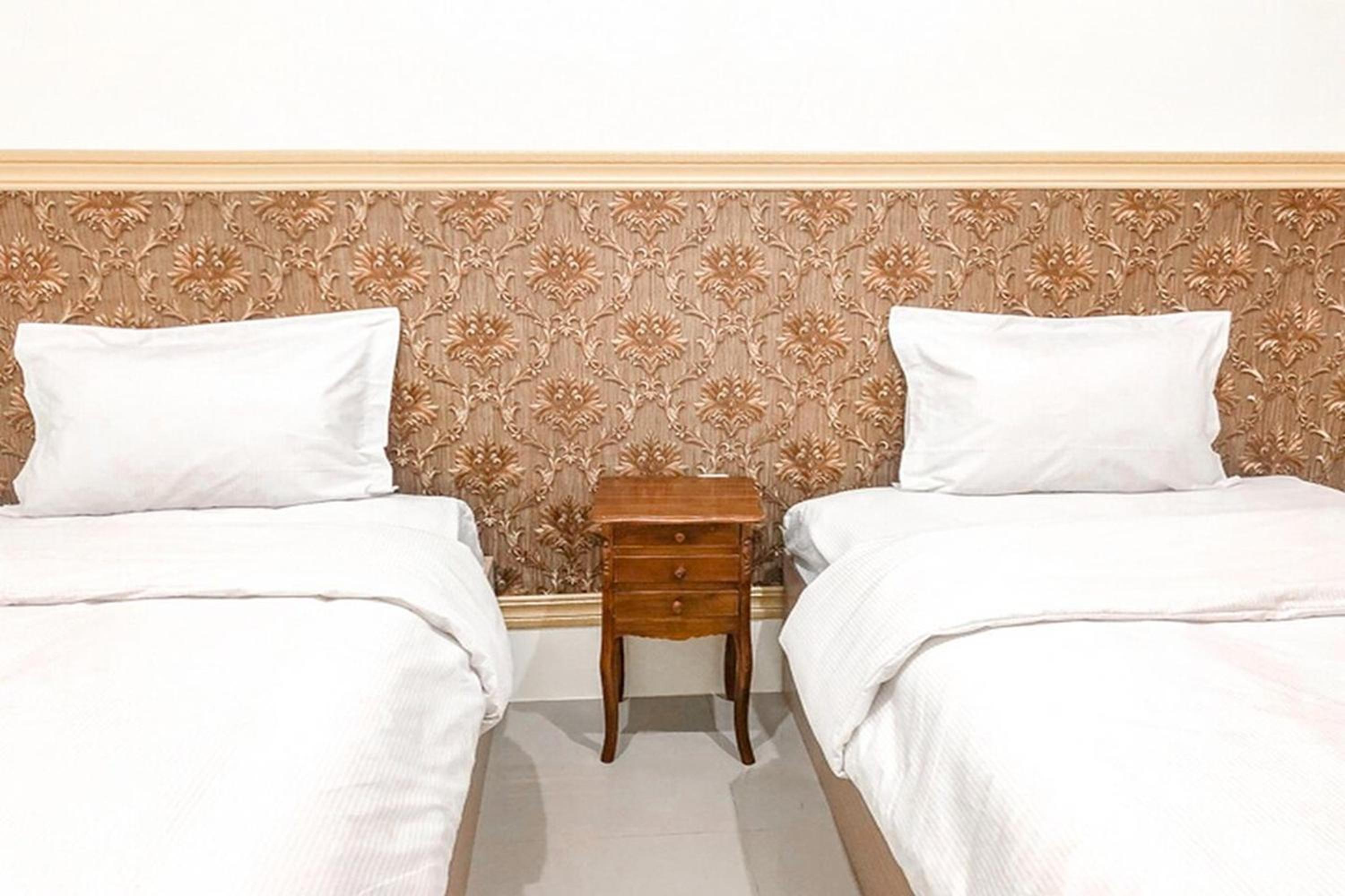 Twin Room - Photo 9