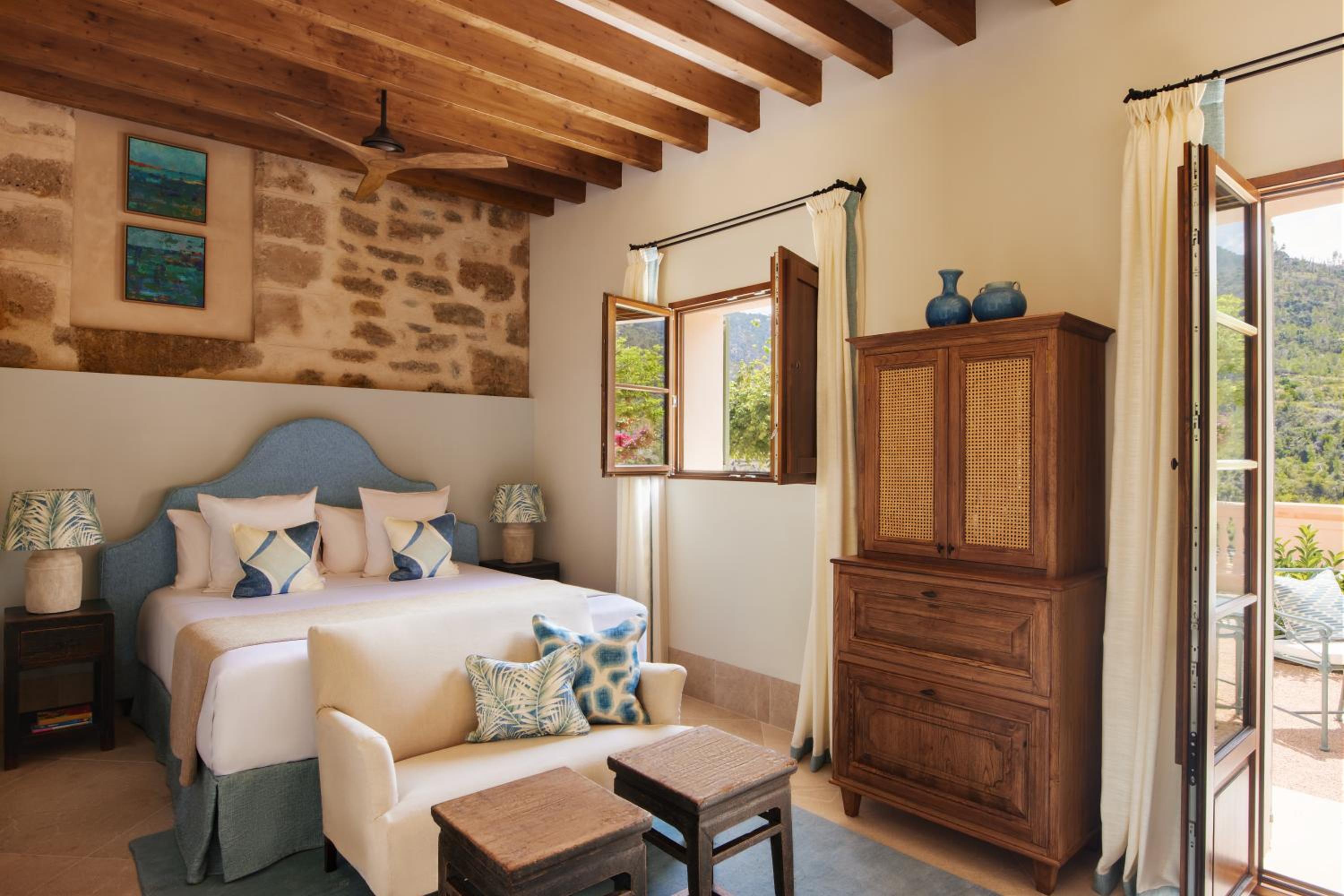 Deluxe Double or Twin Room with Mountain View photo 2