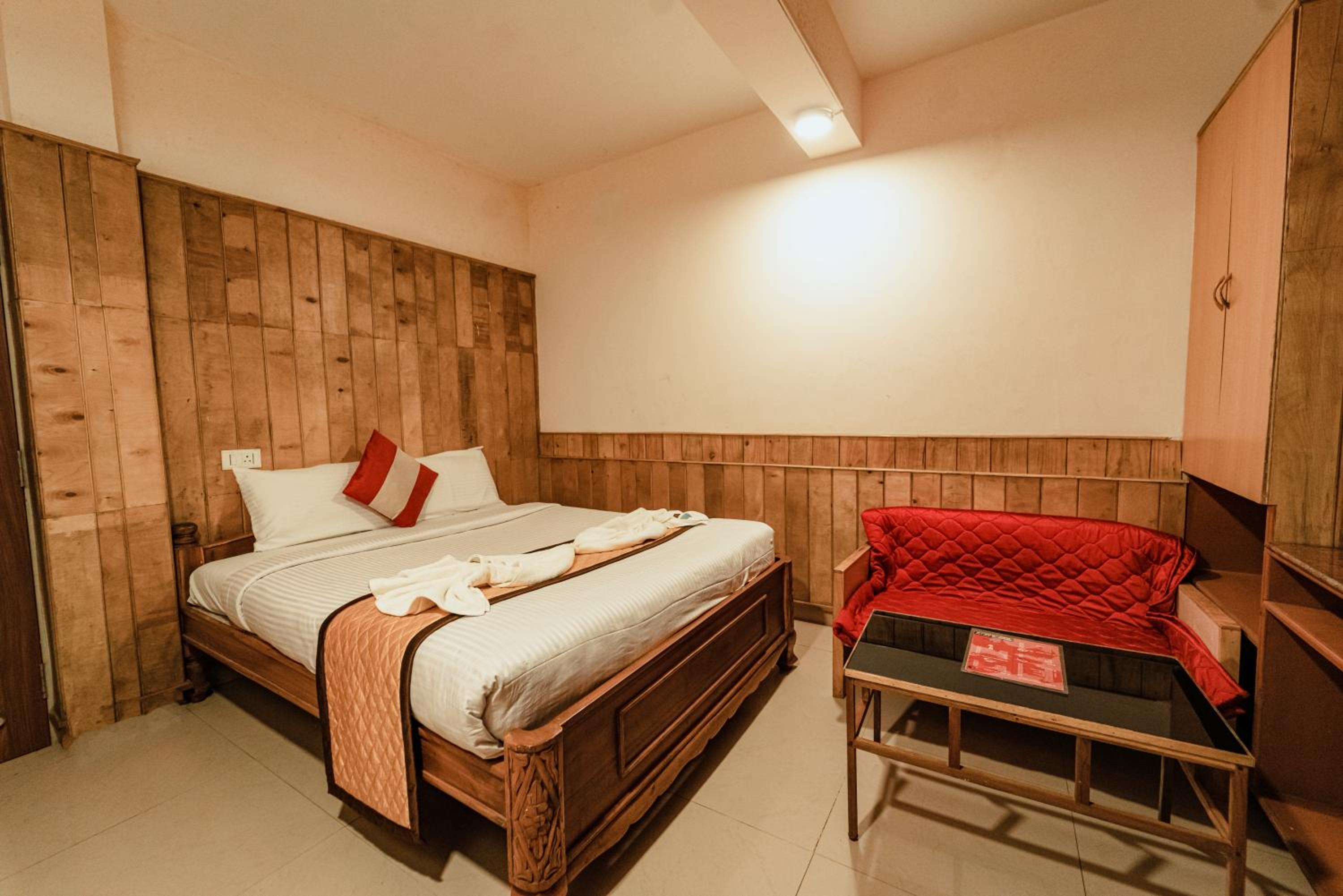 Budget Double Room - Photo 3