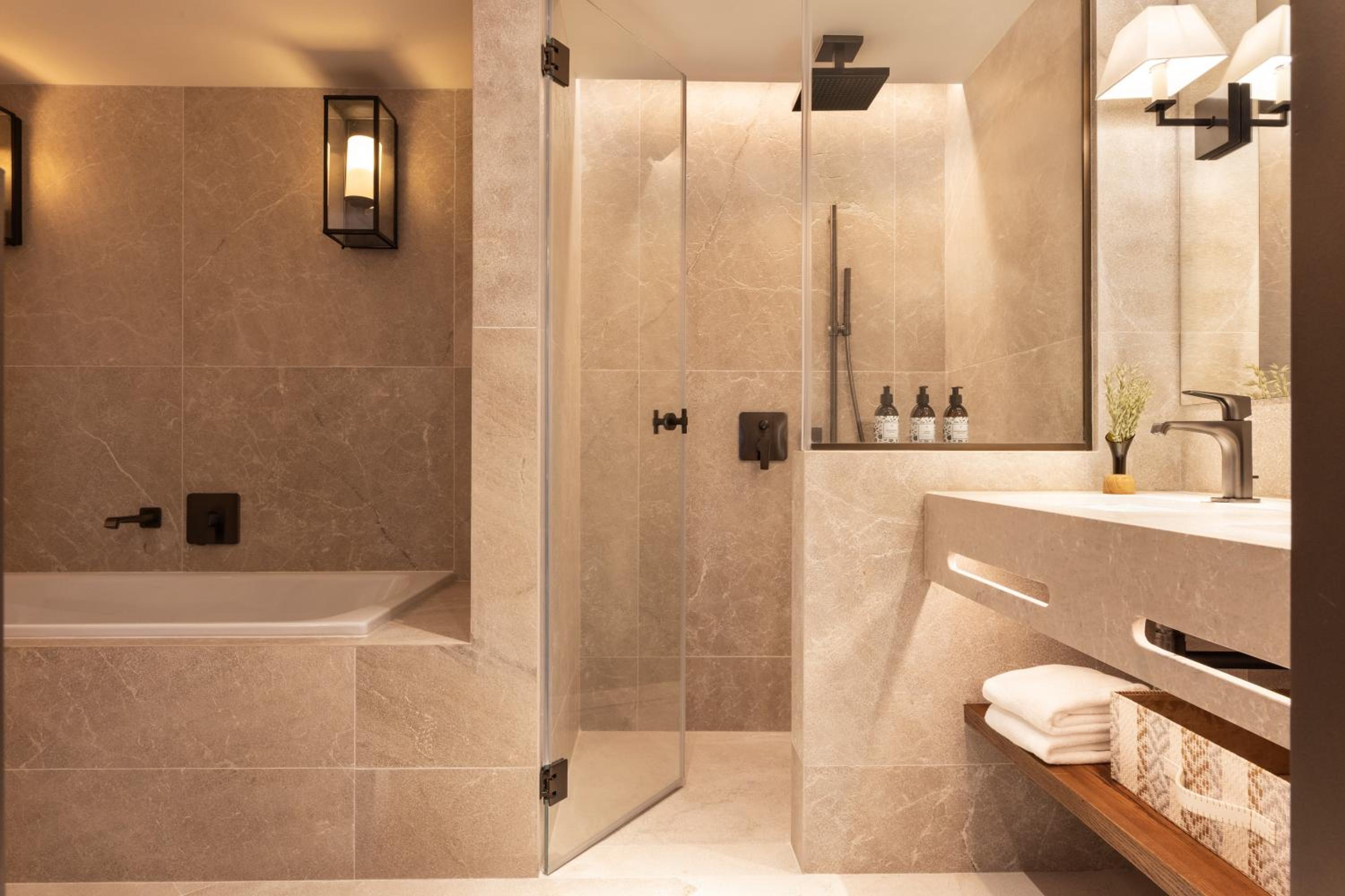 Double or Twin Room with Mountain View photo 2