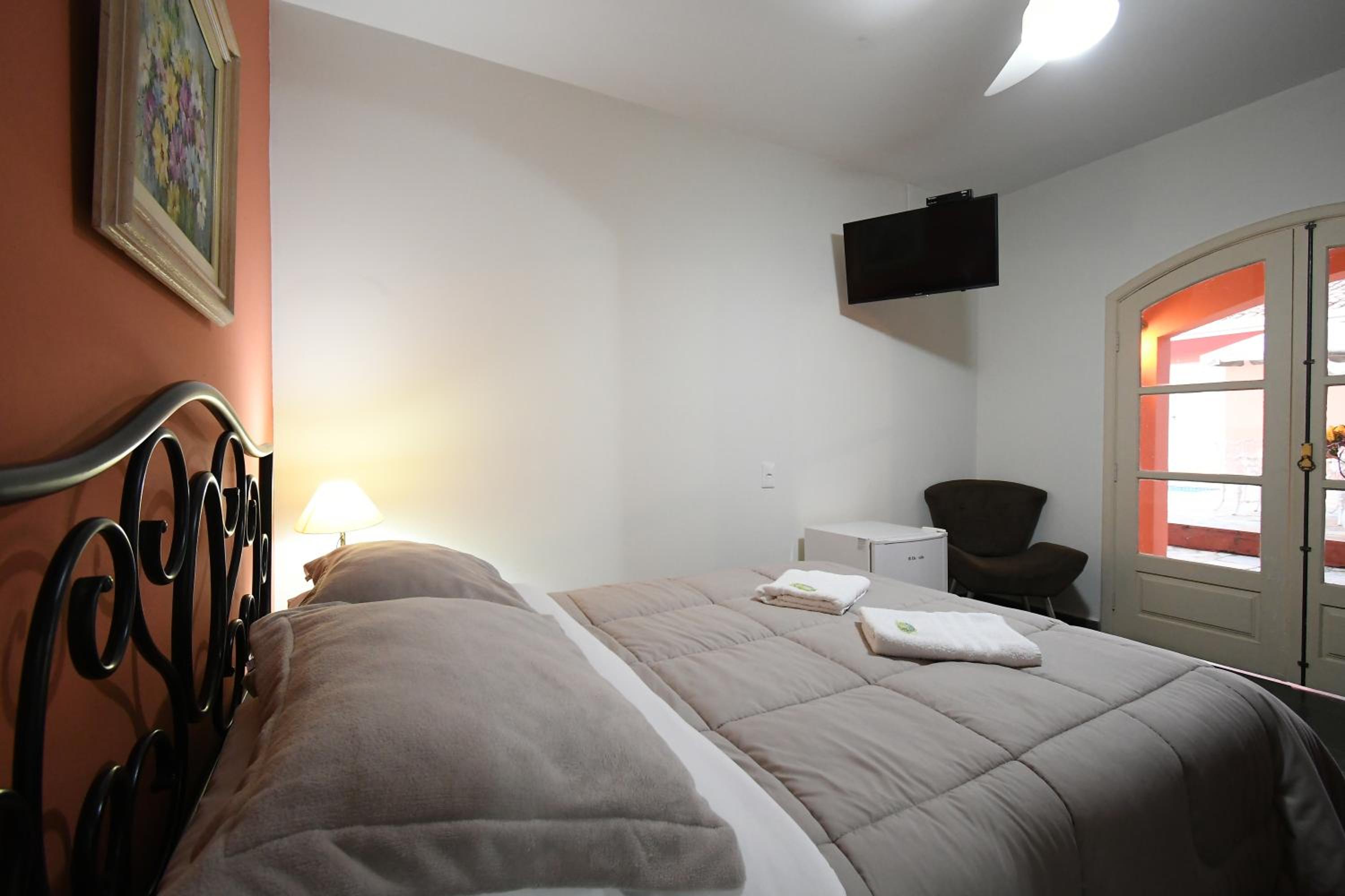 Deluxe Double Room with Balcony photo 3