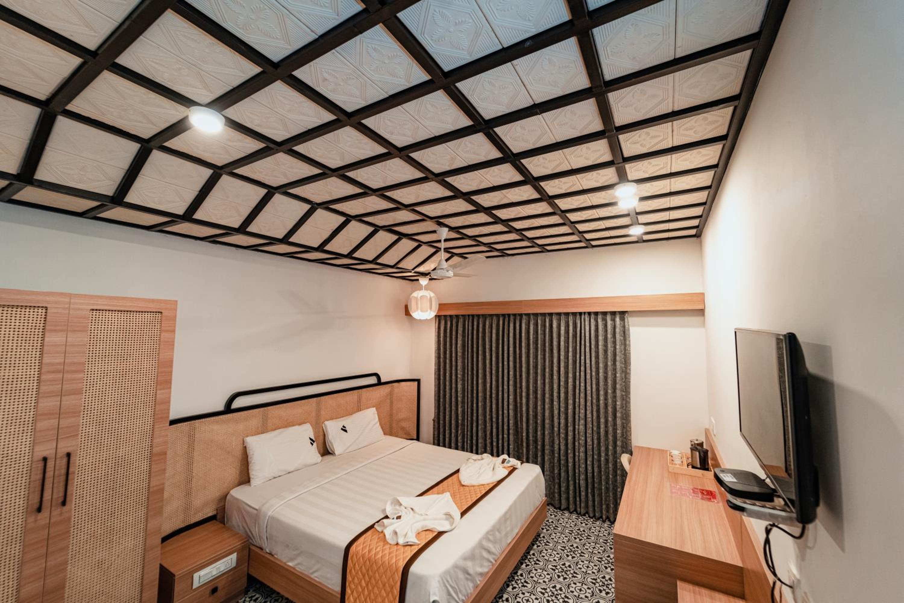 Deluxe Double Room - Photo 8