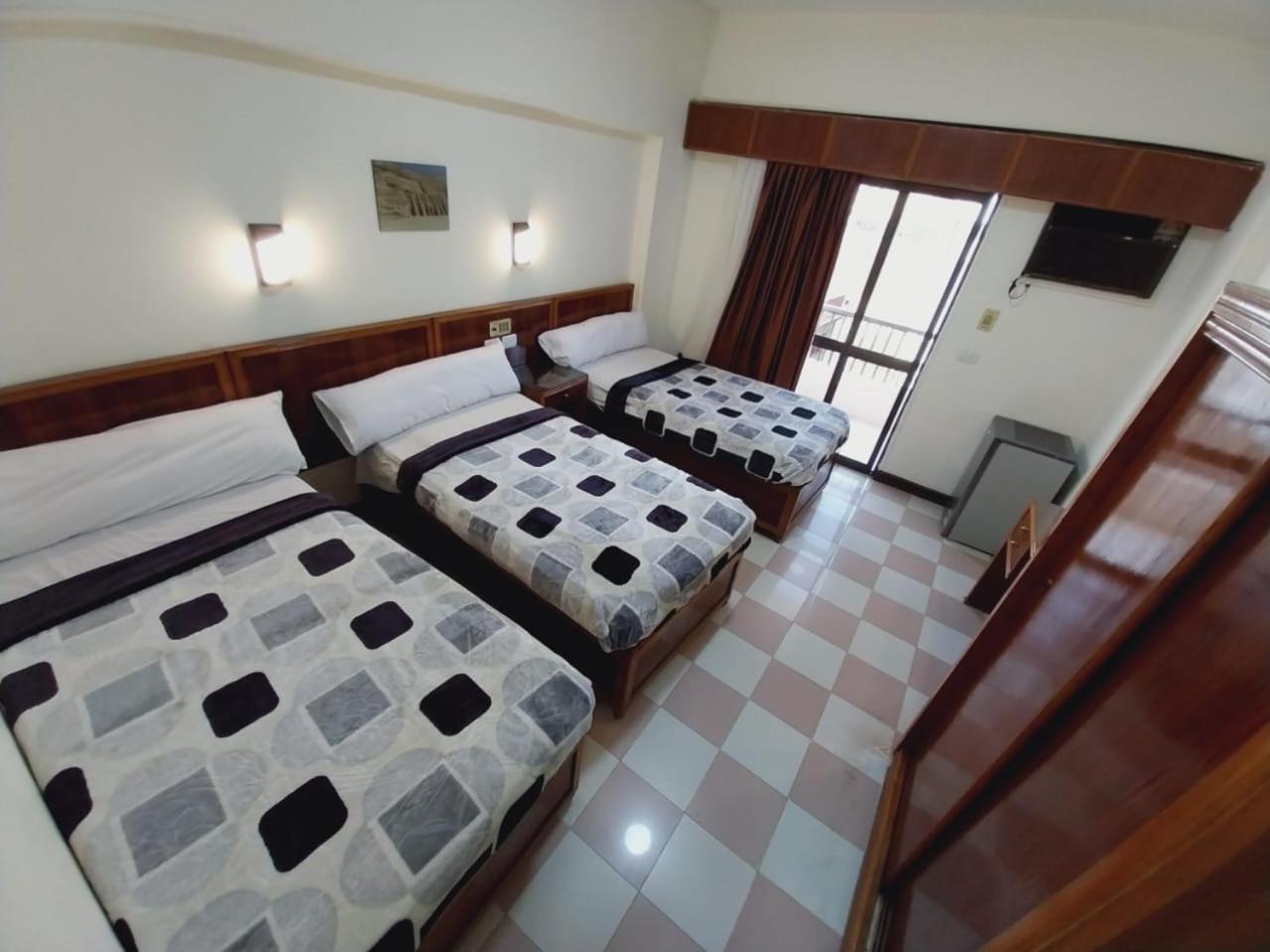 Deluxe Triple Room photo 2