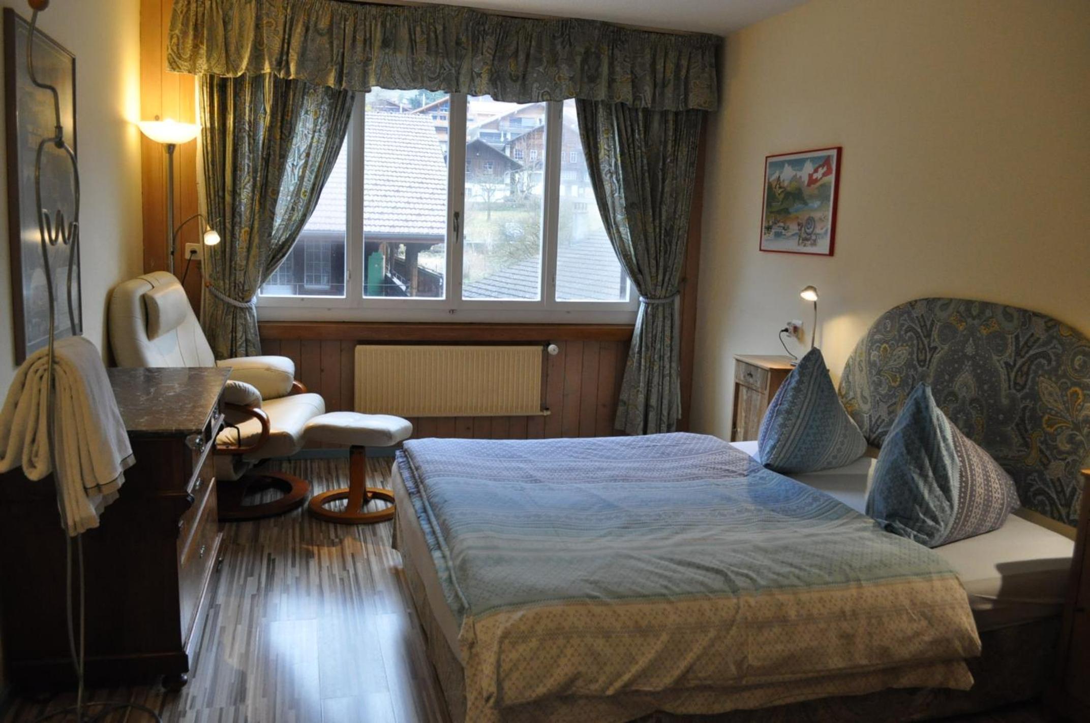 Double Room with Shared Bathroom and Mountain View photo 2