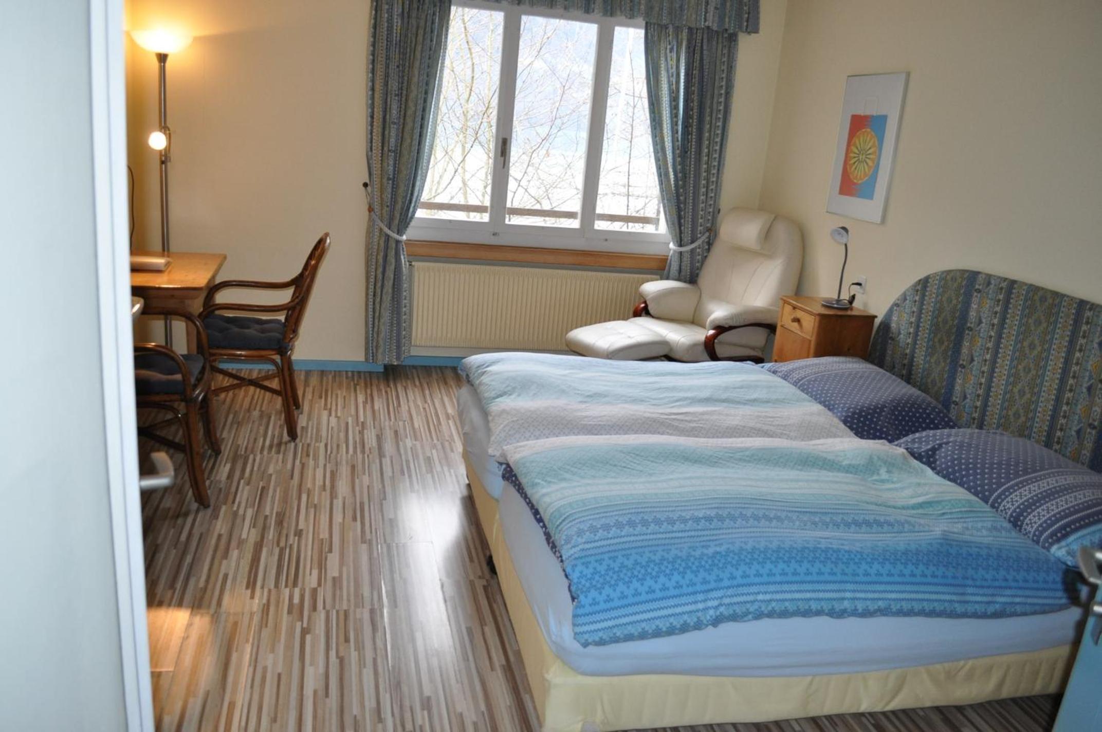 Double Room with Private Bathroom and Lake View - Photo 1