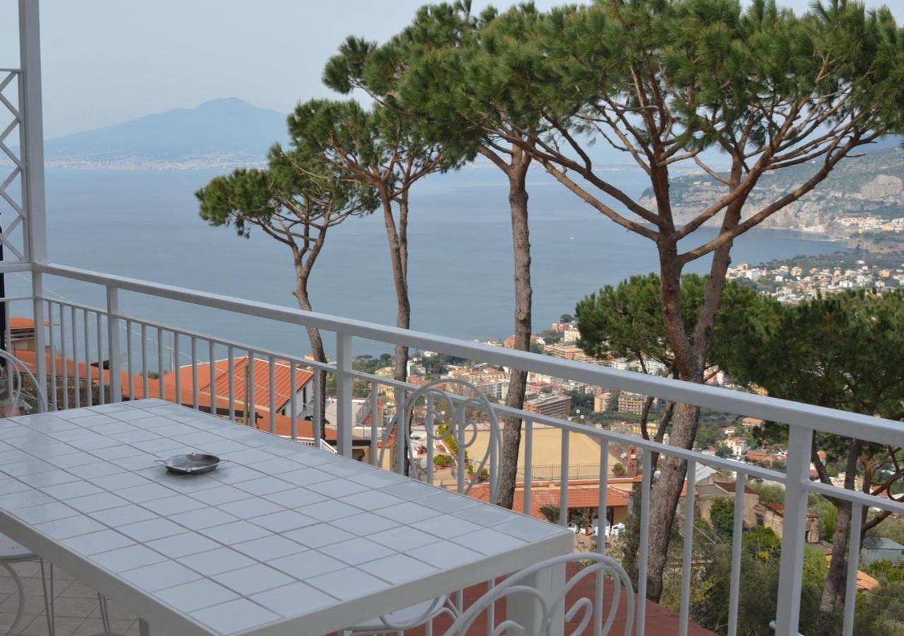 Studio with Balcony and Sea View (3 Adults) - Photo 32