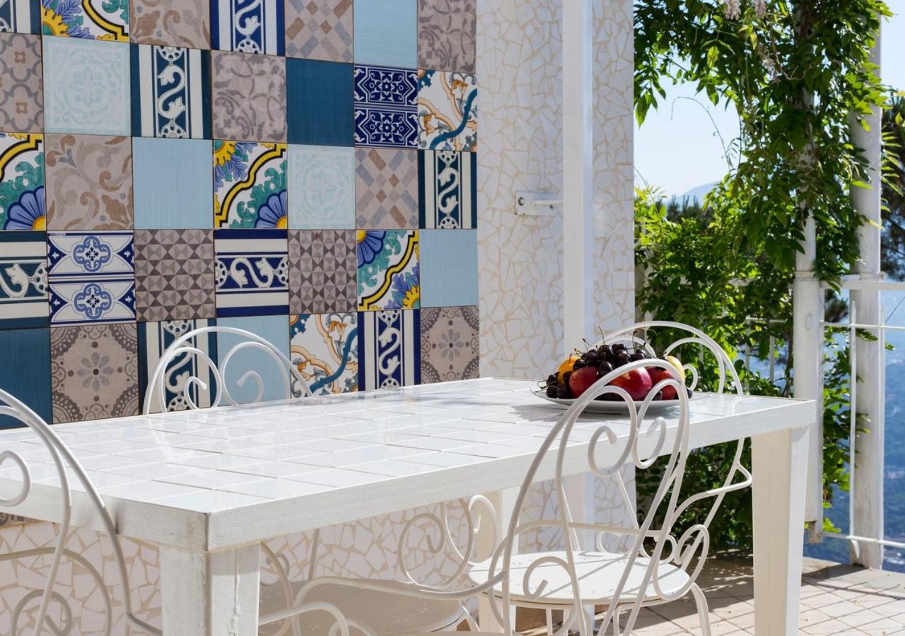 Studio with Balcony and Sea View (3 Adults) - Photo 26