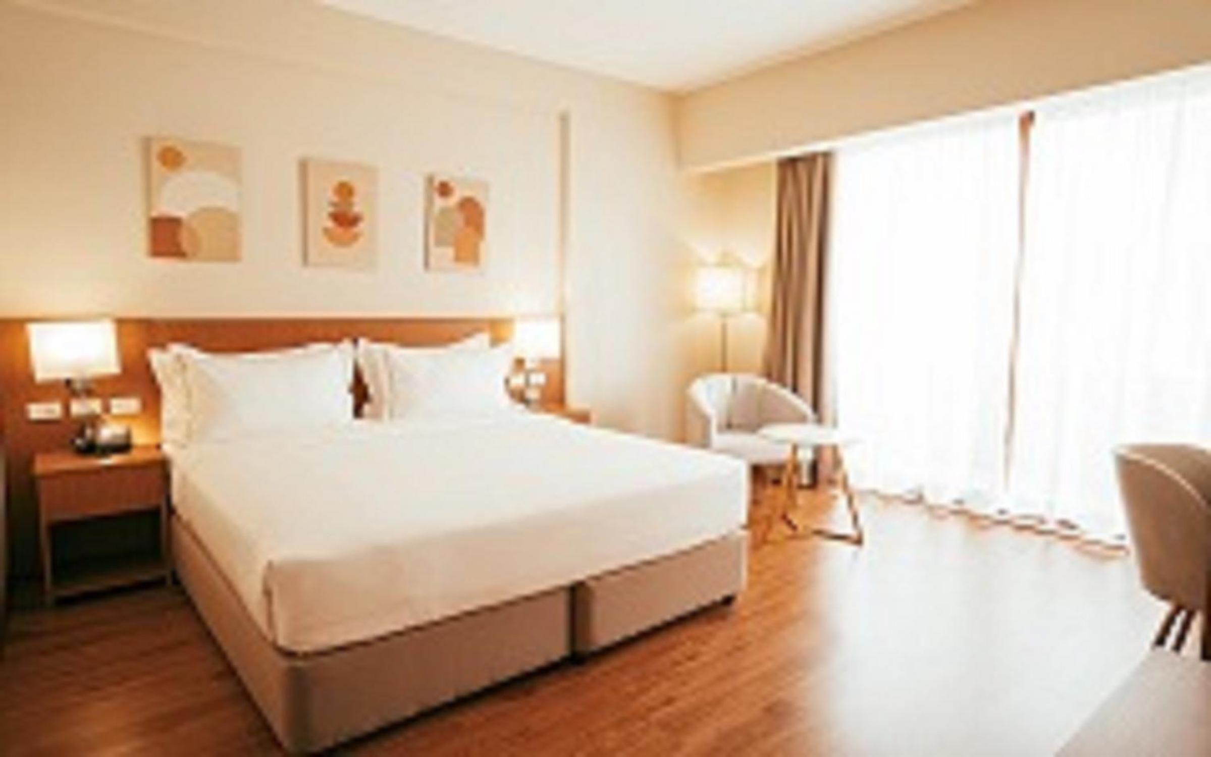 Deluxe Double Room photo 3