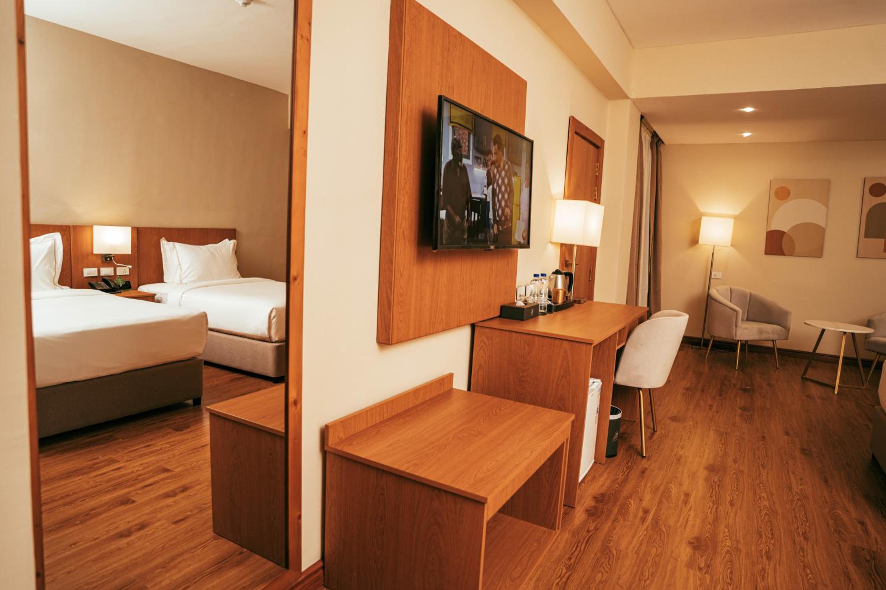 Standard Twin Room - Photo 4