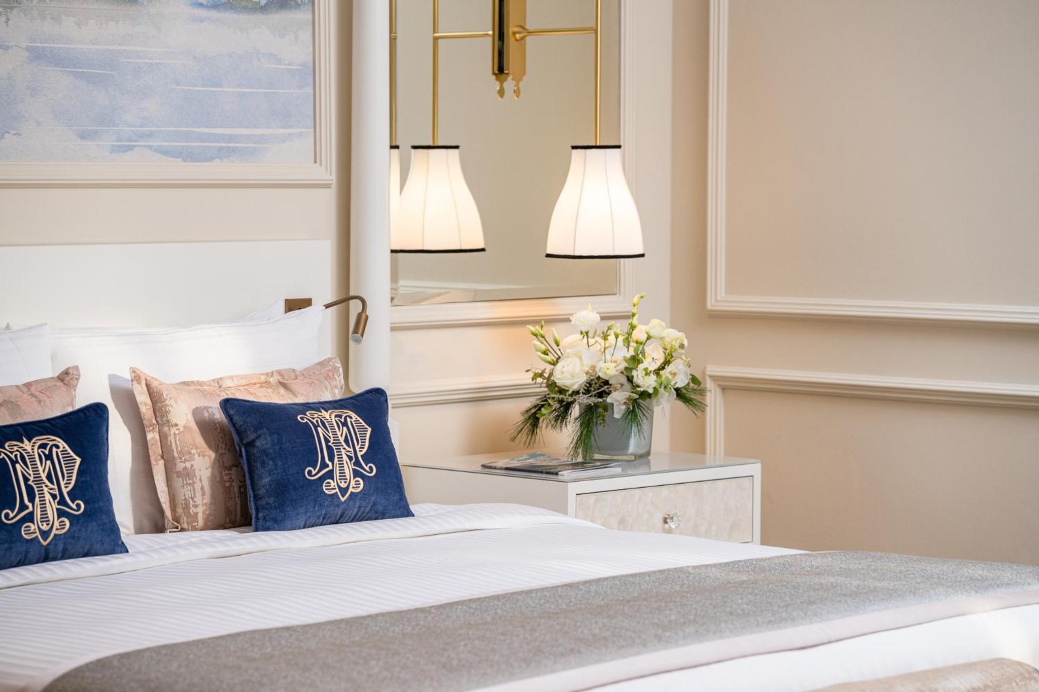 Junior Suite with Lake View - Photo 4