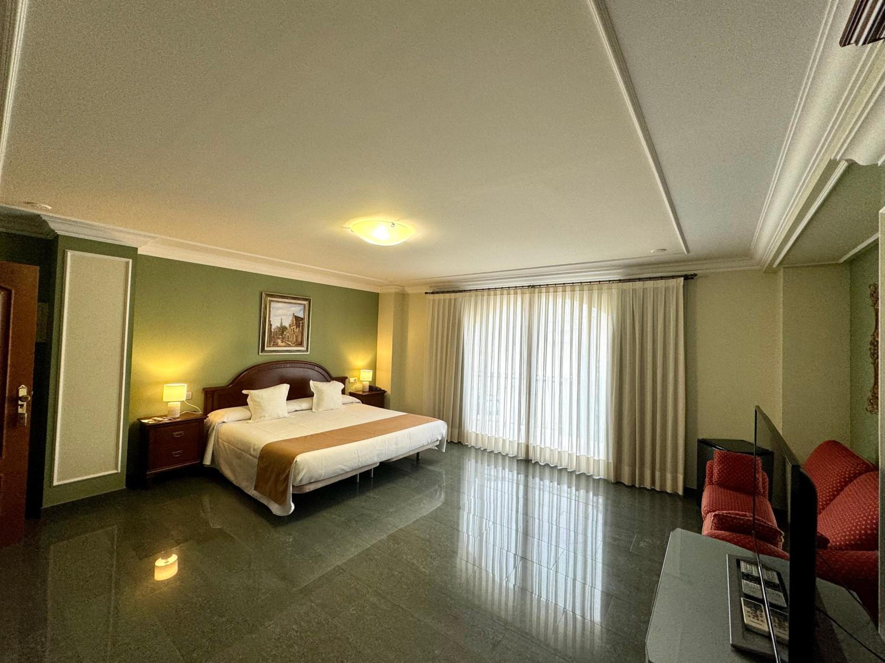 Junior Suite thumbnail 6