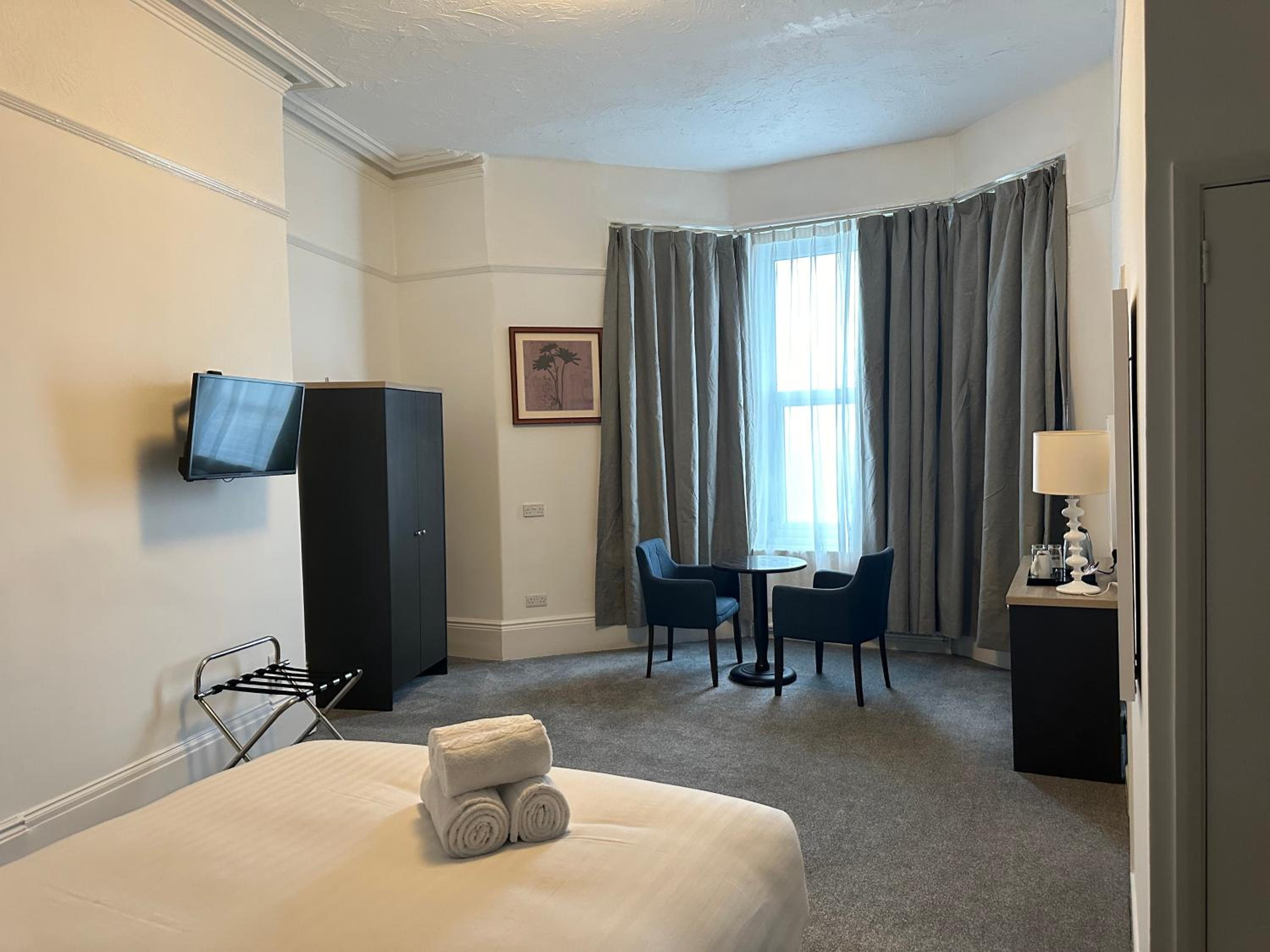 Superior Double Room with Sea View - Photo 3