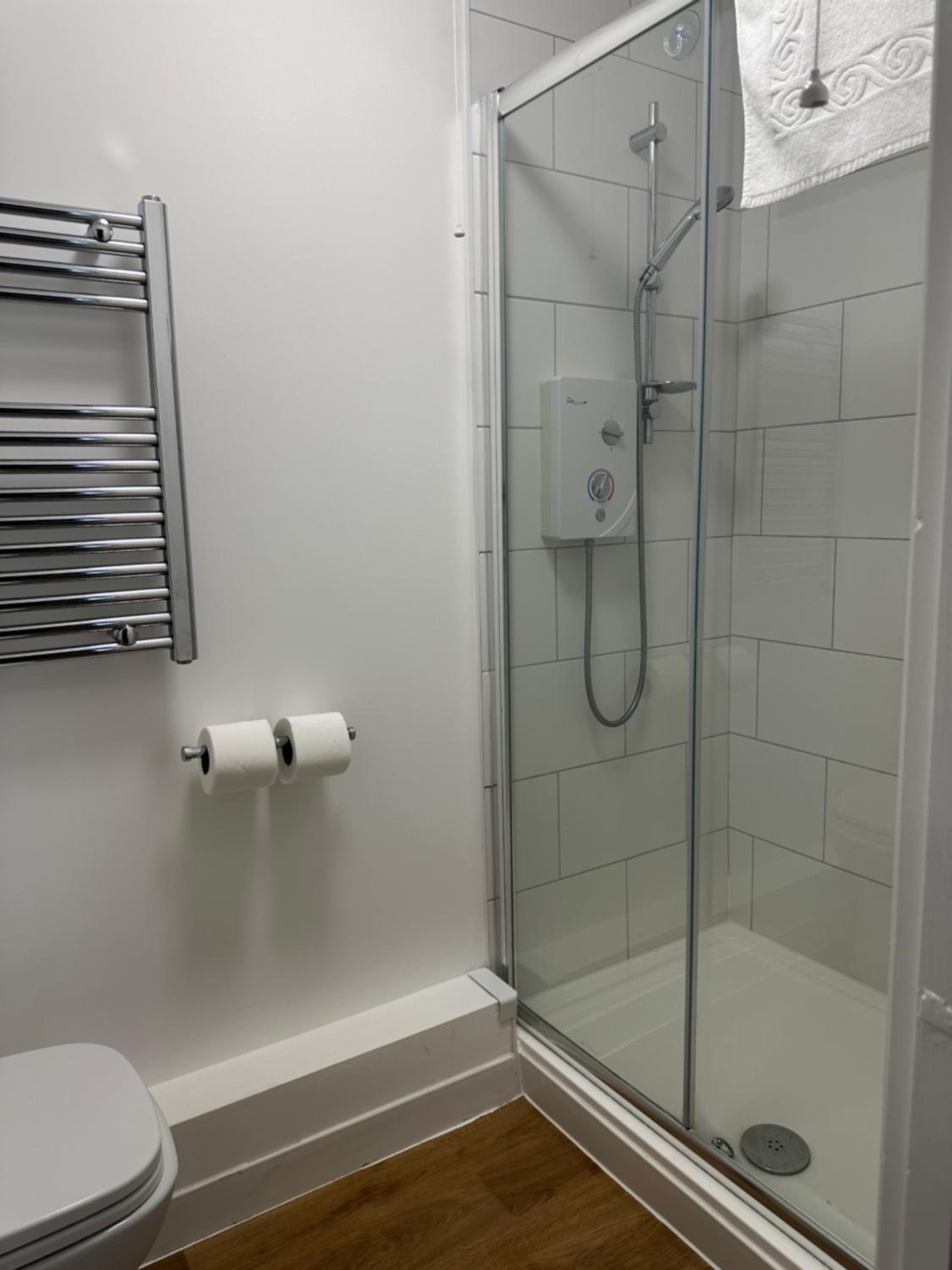 Standard Twin Room - Photo 4