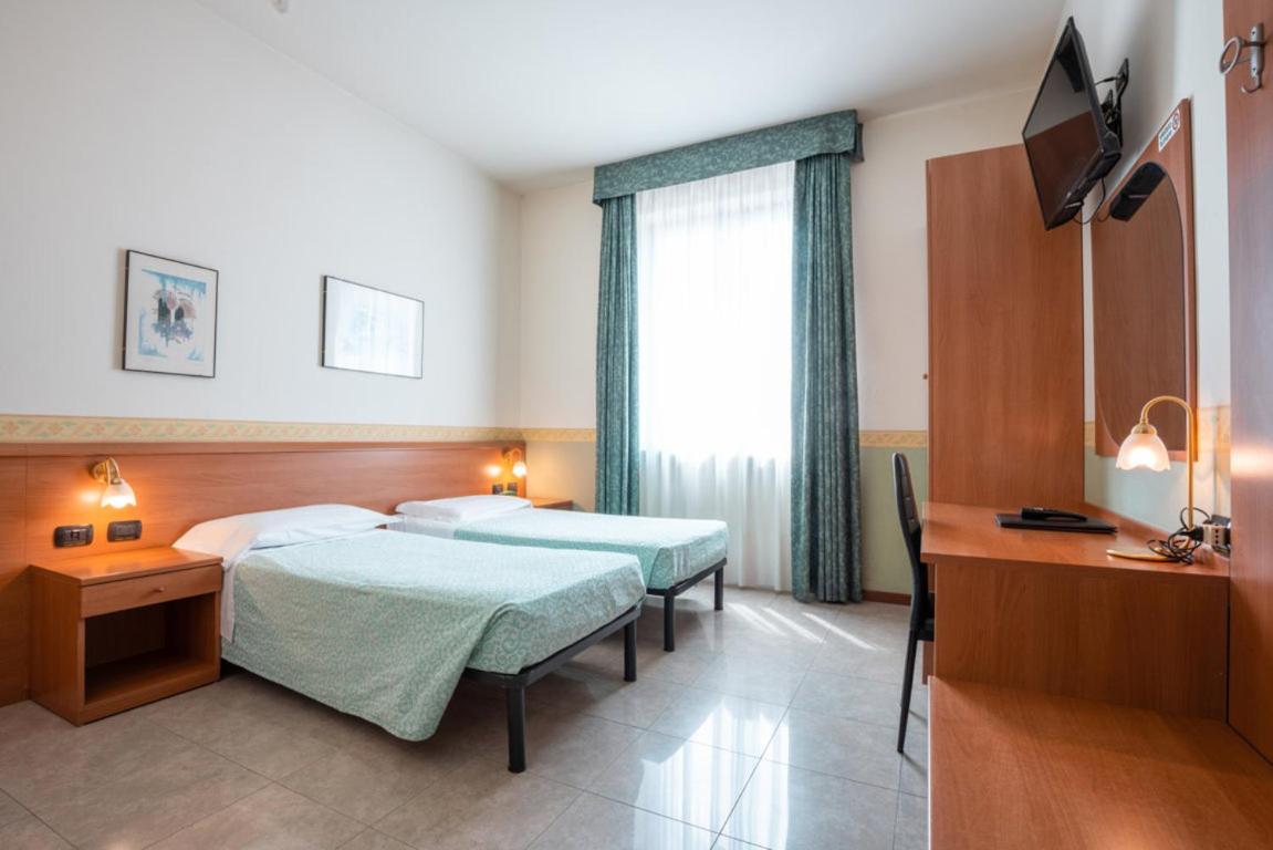 Double or Twin Room - Separate Building - Photo 3