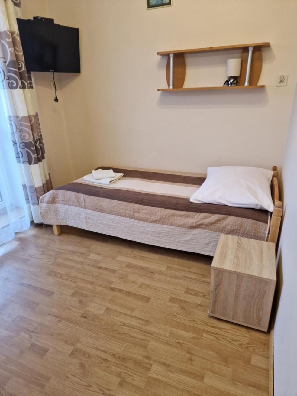 Small Twin Room photo 1
