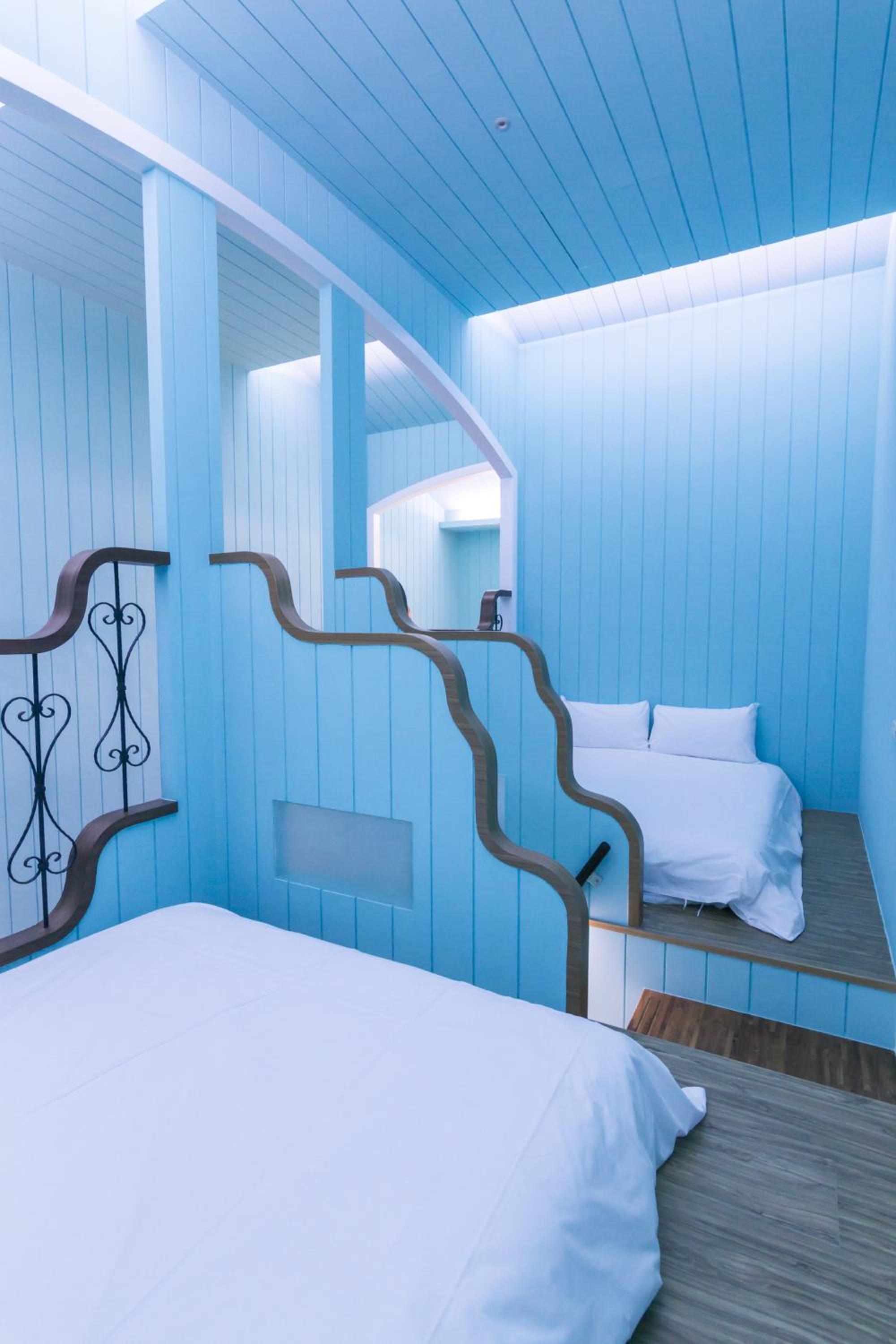 Duplex Suite - Photo 4