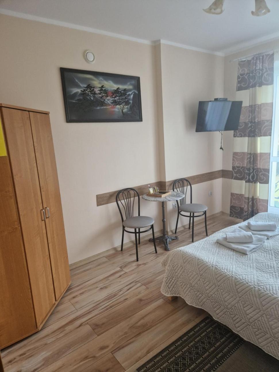 Deluxe Double Room with Balcony photo 2