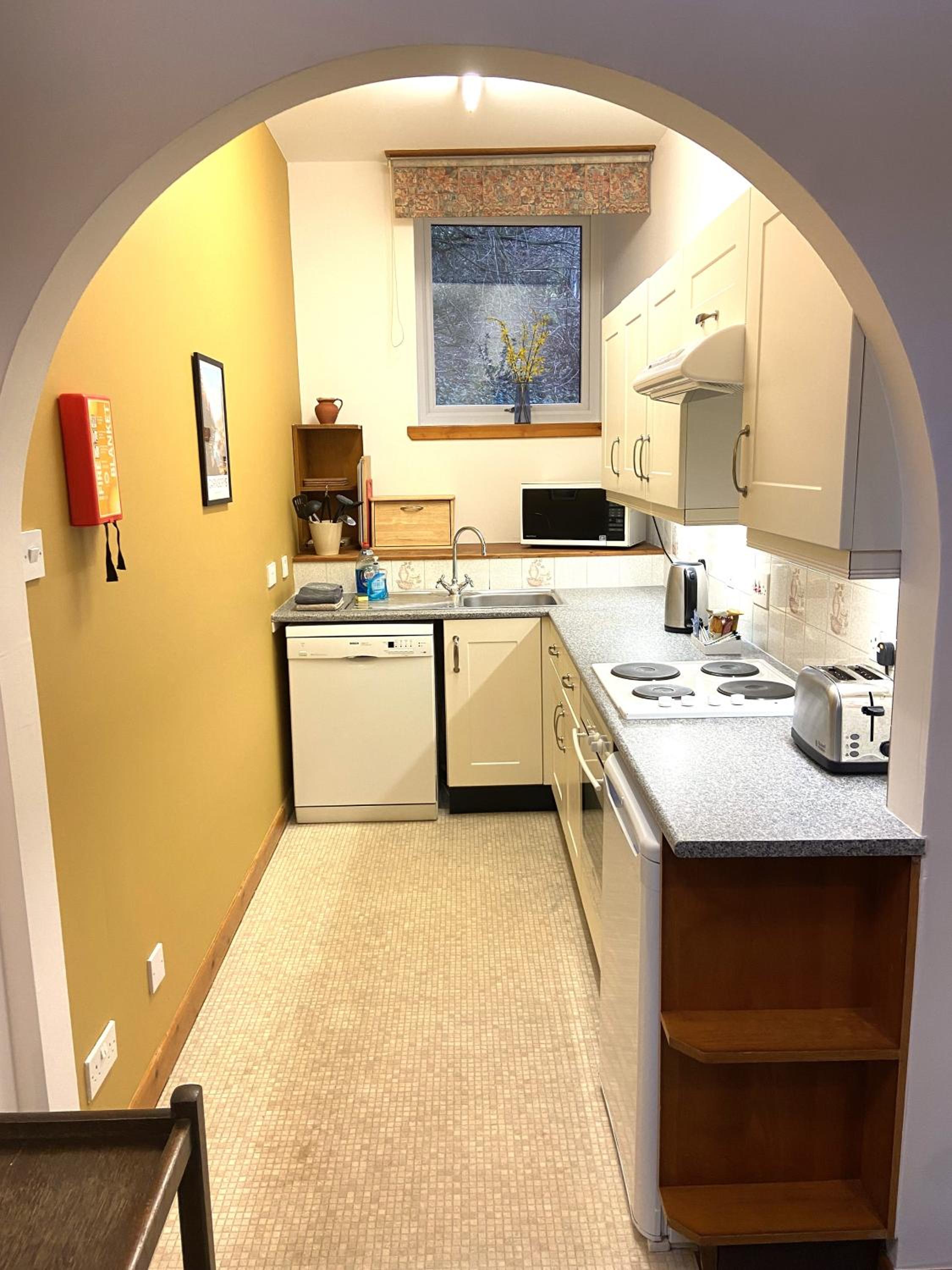 Three-Bedroom House - Photo 10