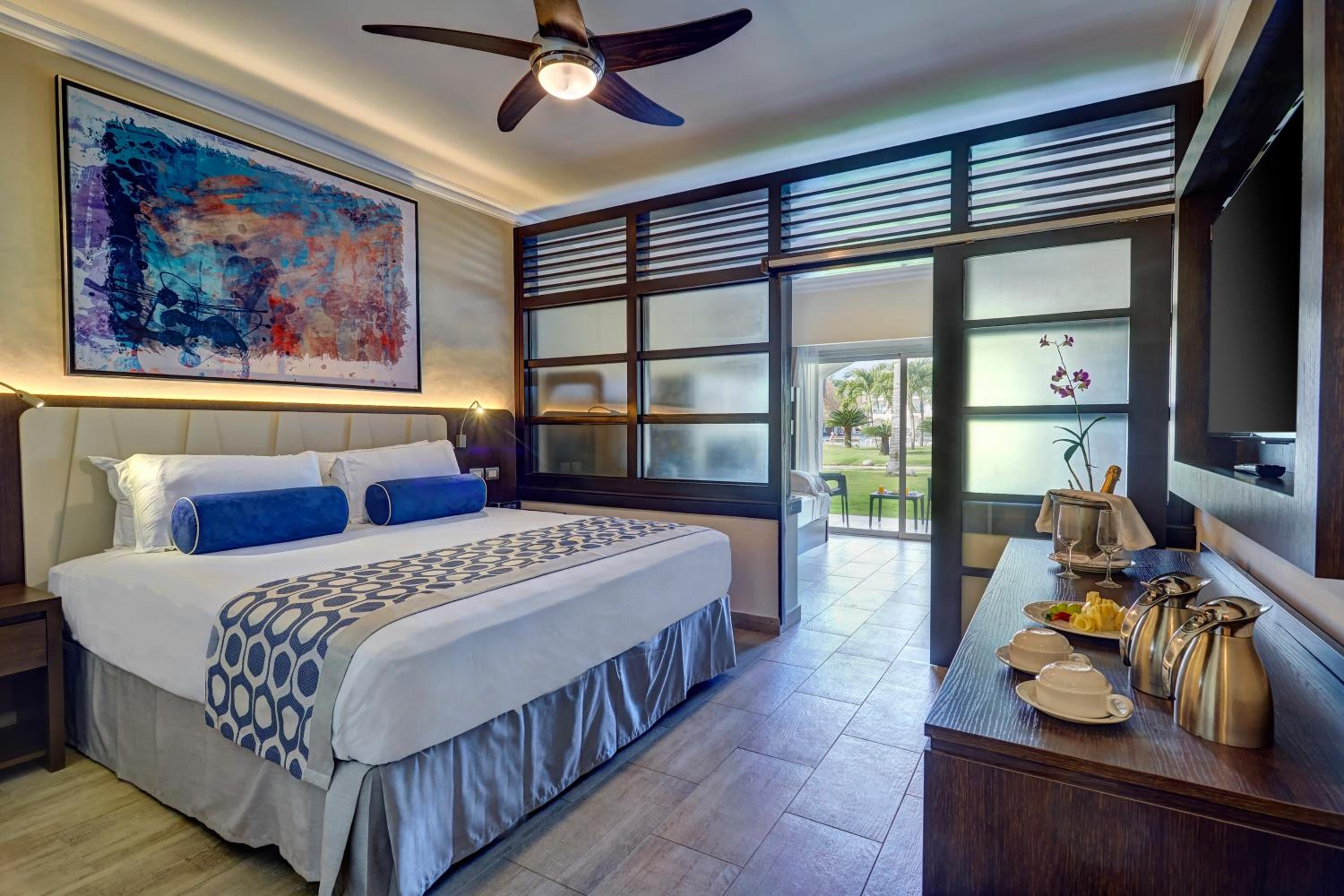 Luxury Family Room Diamond Club