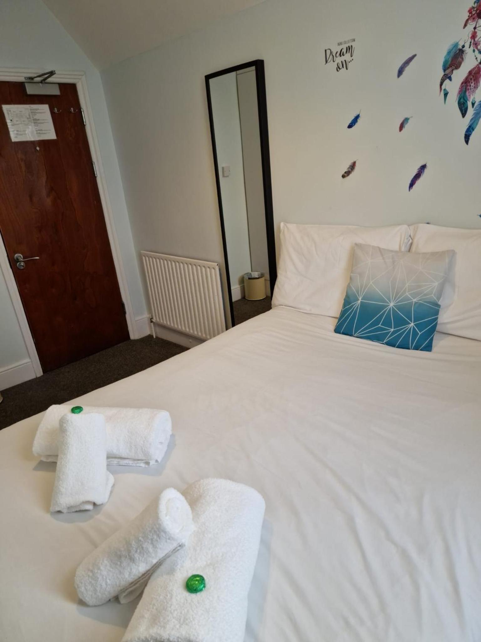Standard Double Room with Shared Bathroom photo 1