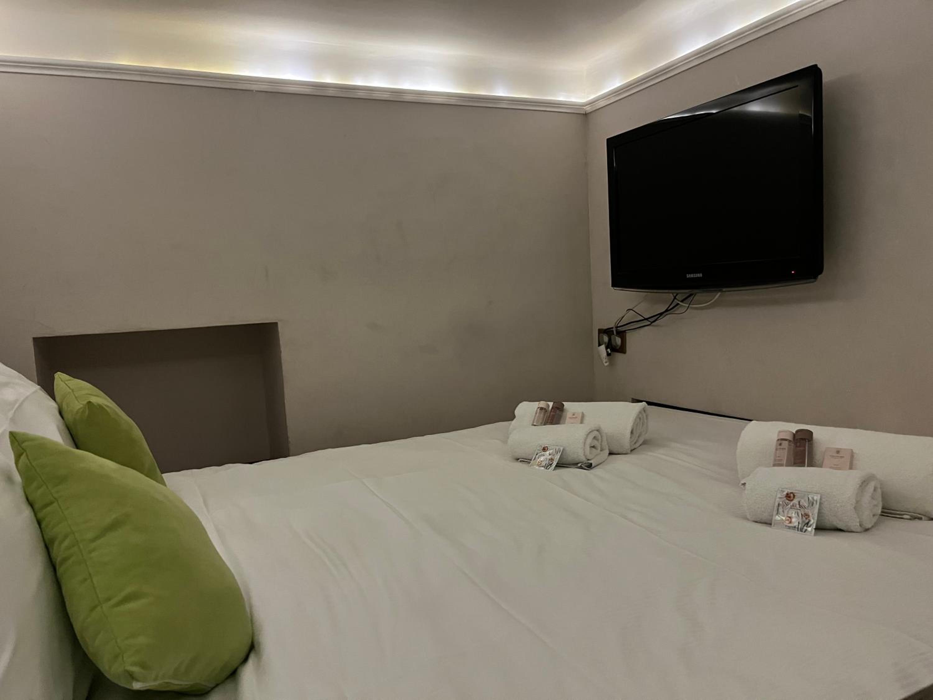 MODERN - Four-Bedroom include one mezzanine bedroom Apartment photo 2