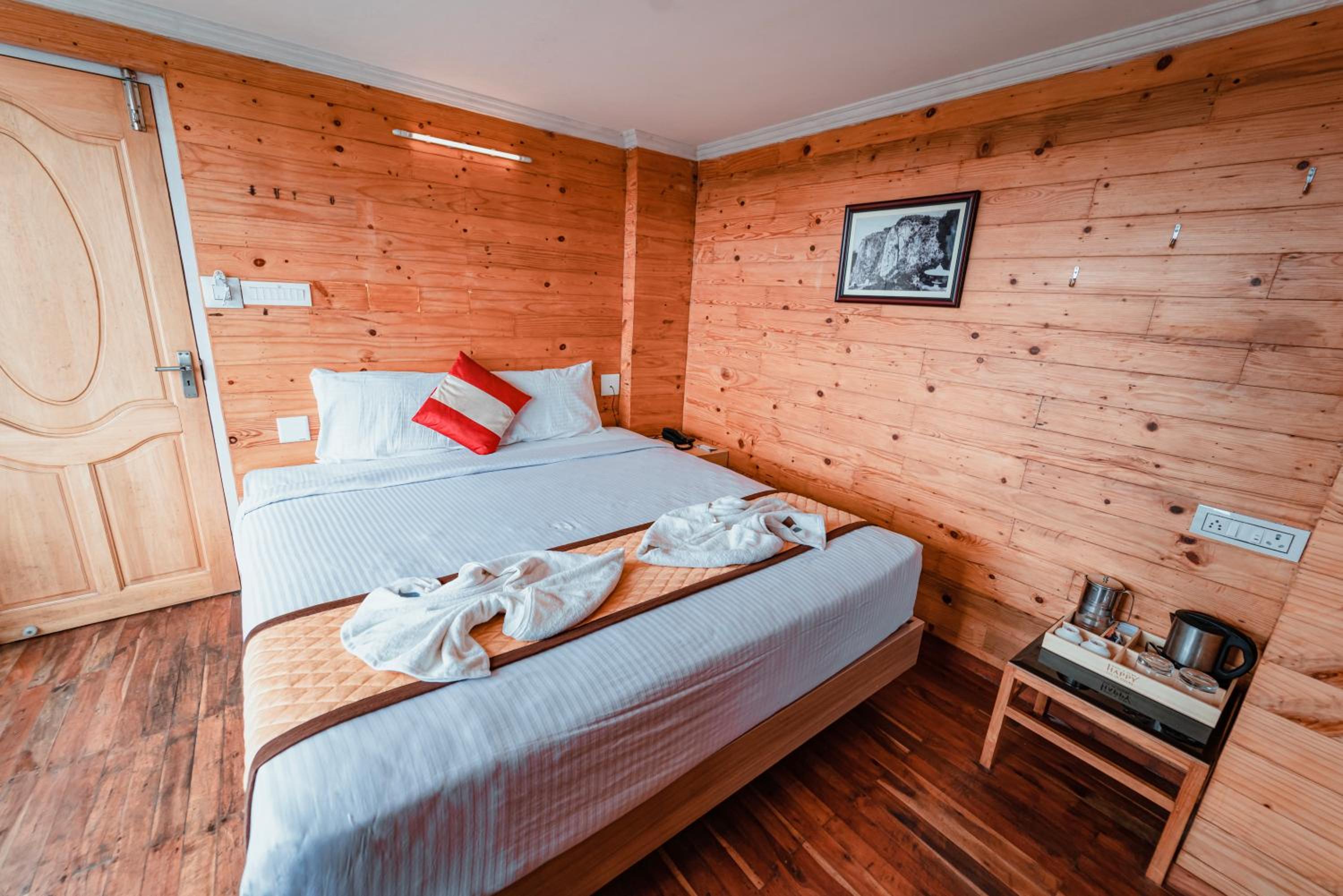 Junior Suite with Mountain View - Photo 1