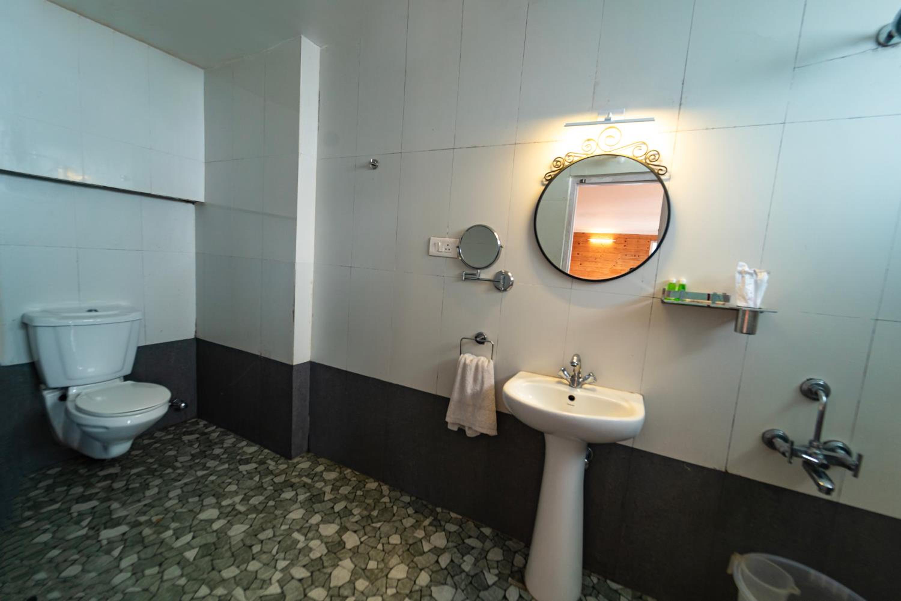Junior Suite with Mountain View - Photo 3